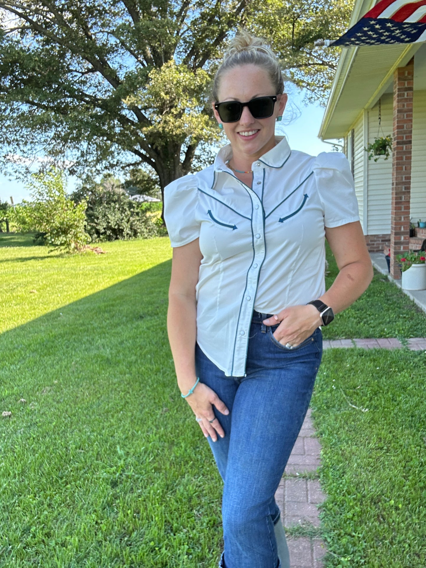Retro Cowgirl Pearl Snap Puff Sleeve Top- White & Teal