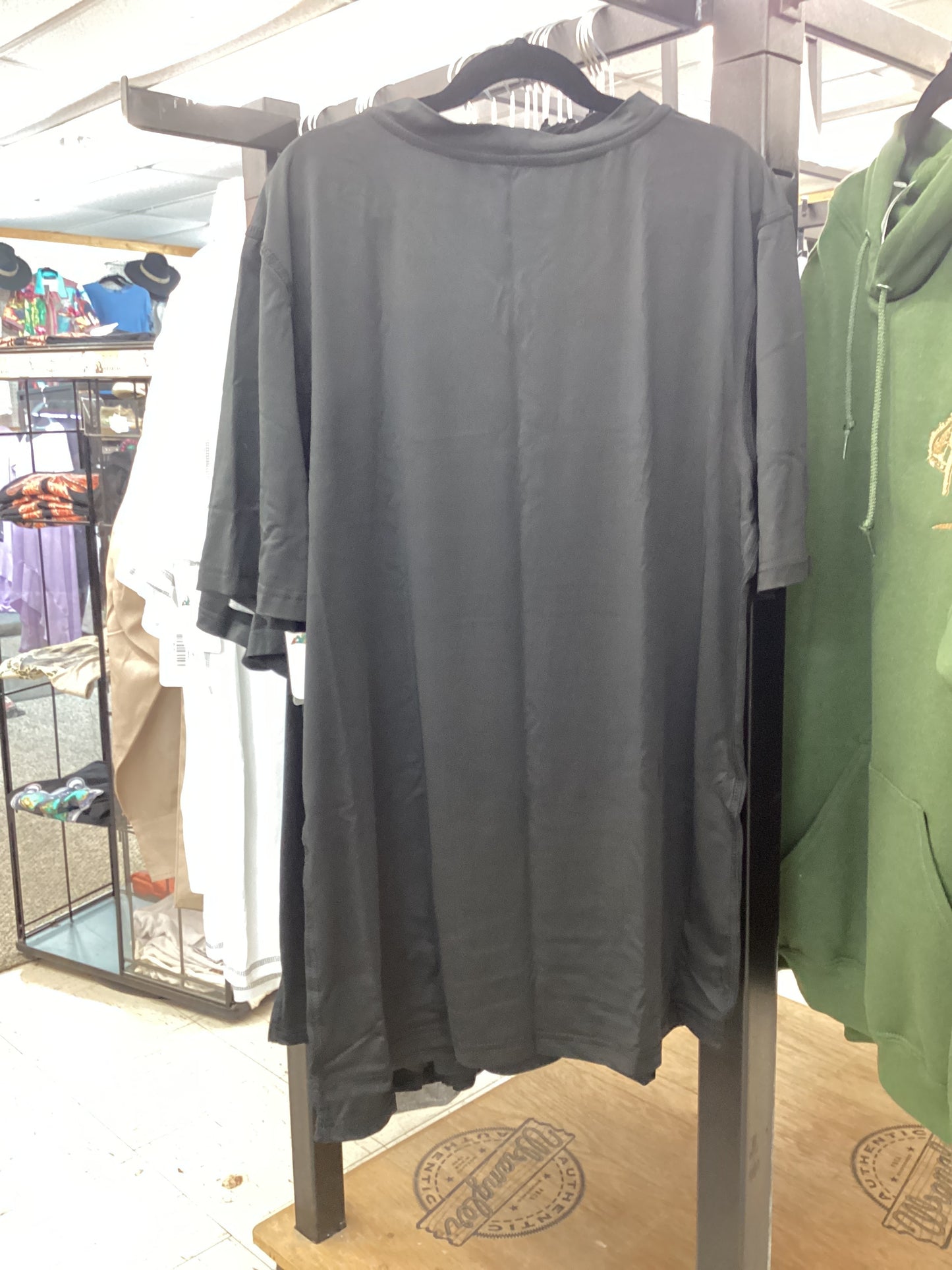 Performance V-neck T-shirt