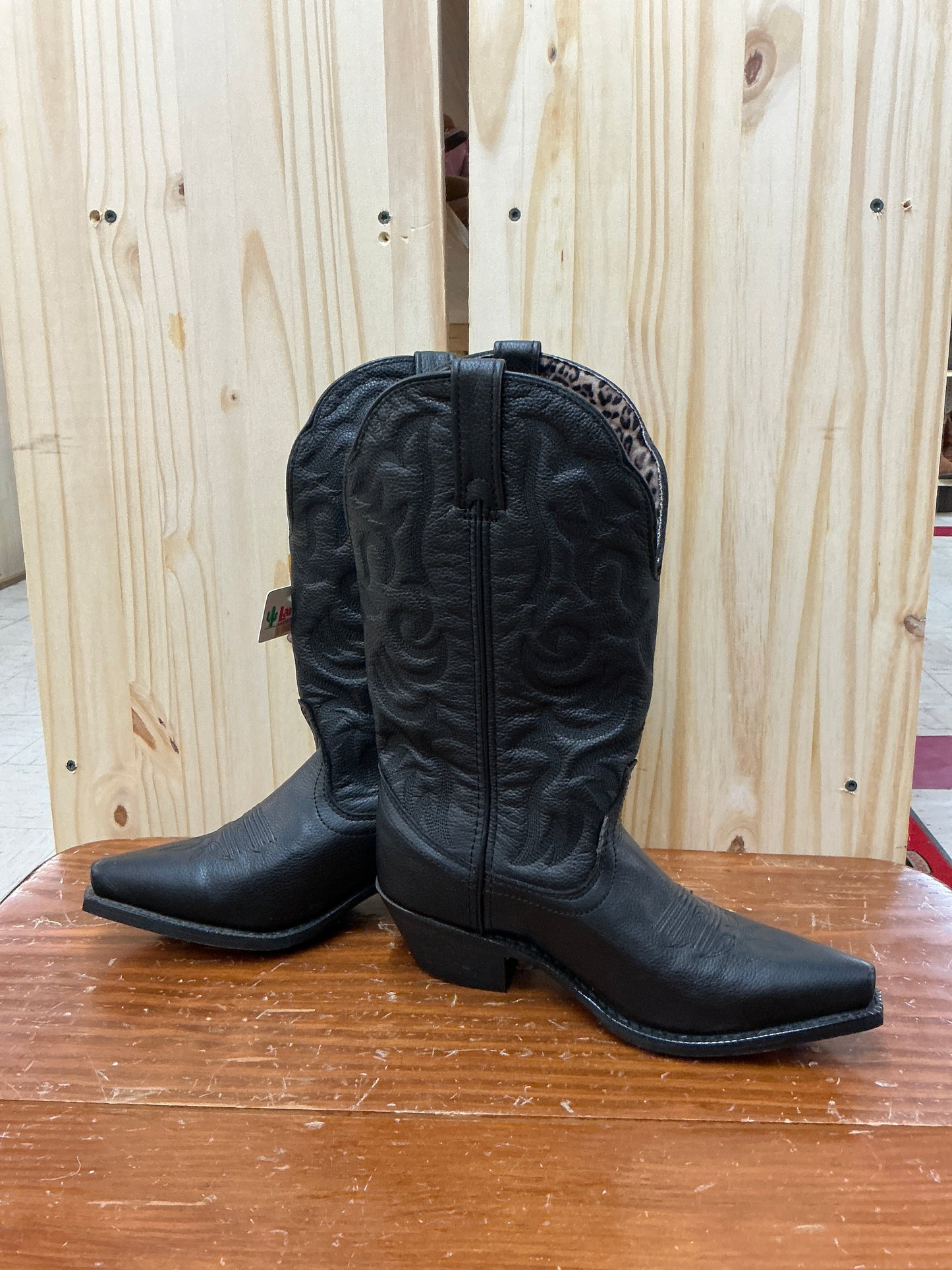 Laredo Black Deep Dip