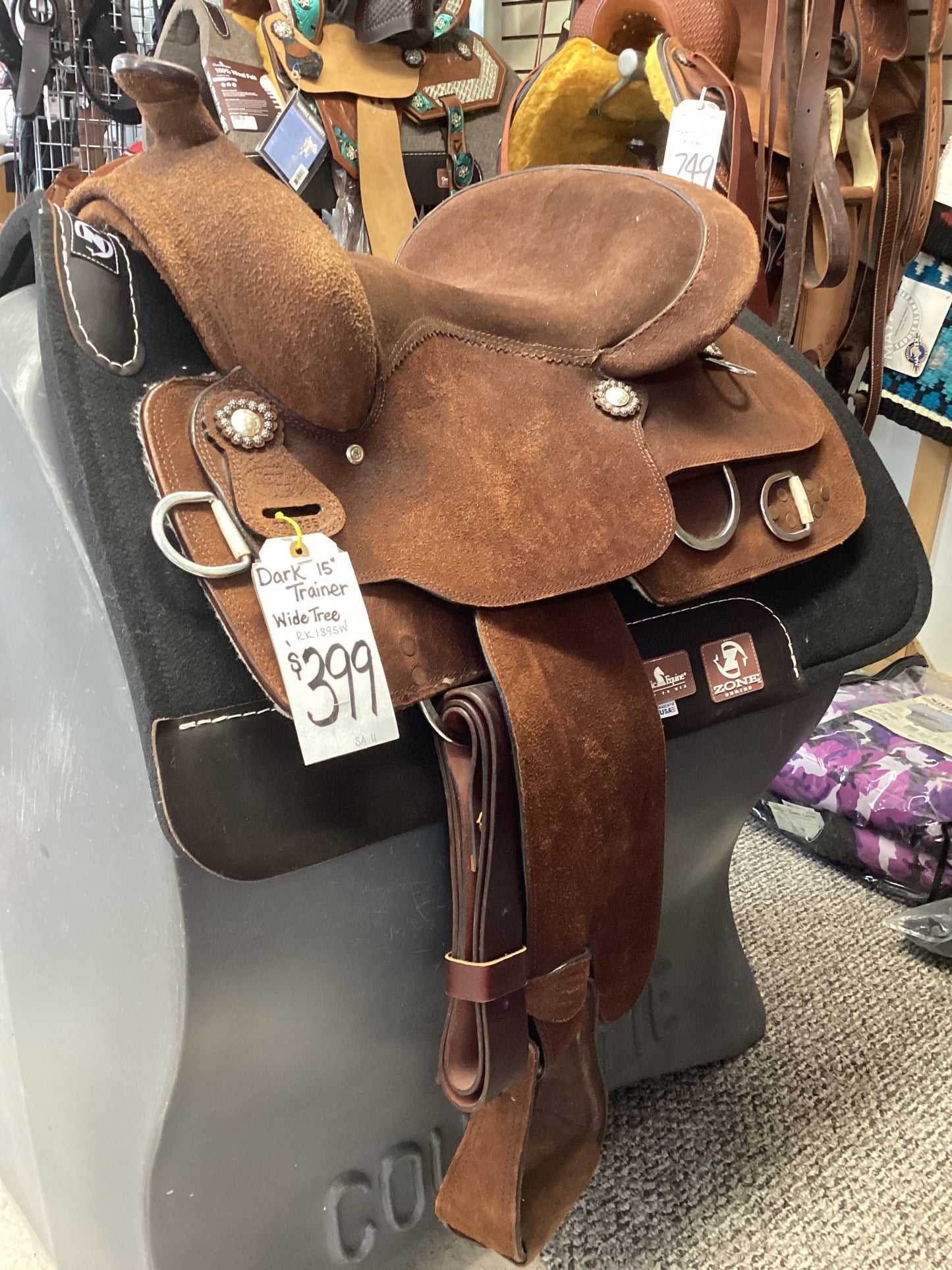 15” wide tree training saddle
