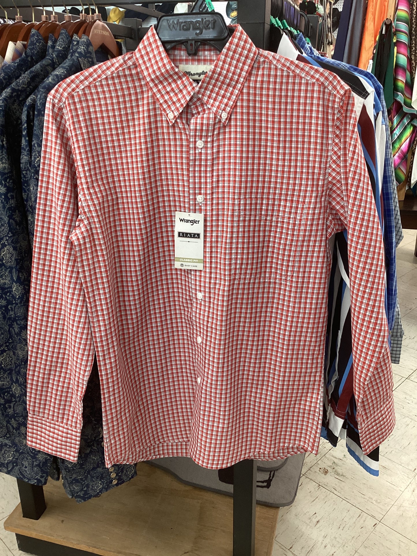 Wrangler Men’s Riata Long Sleeve Button Up