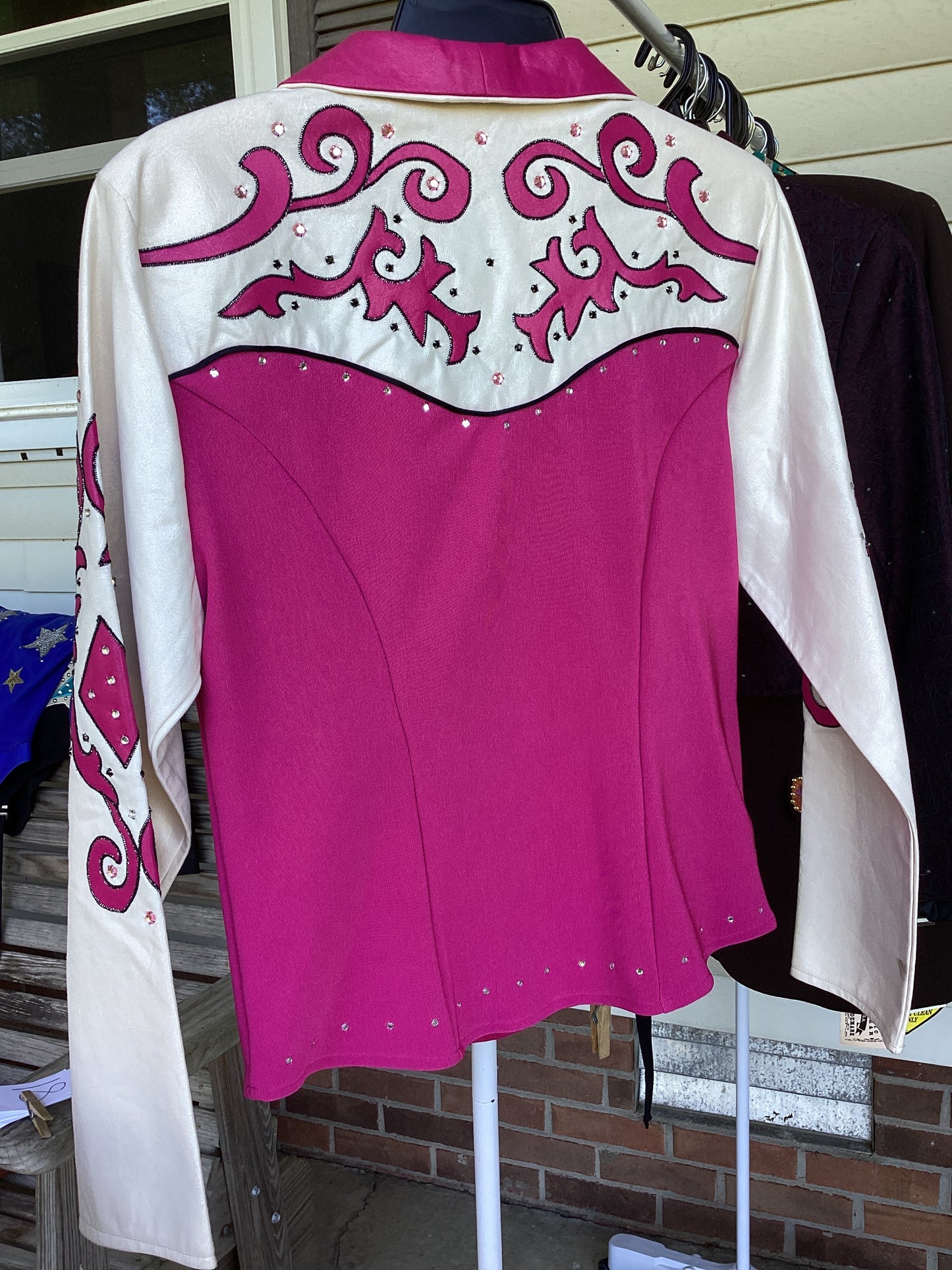Show Blouses & Jackets-Medium