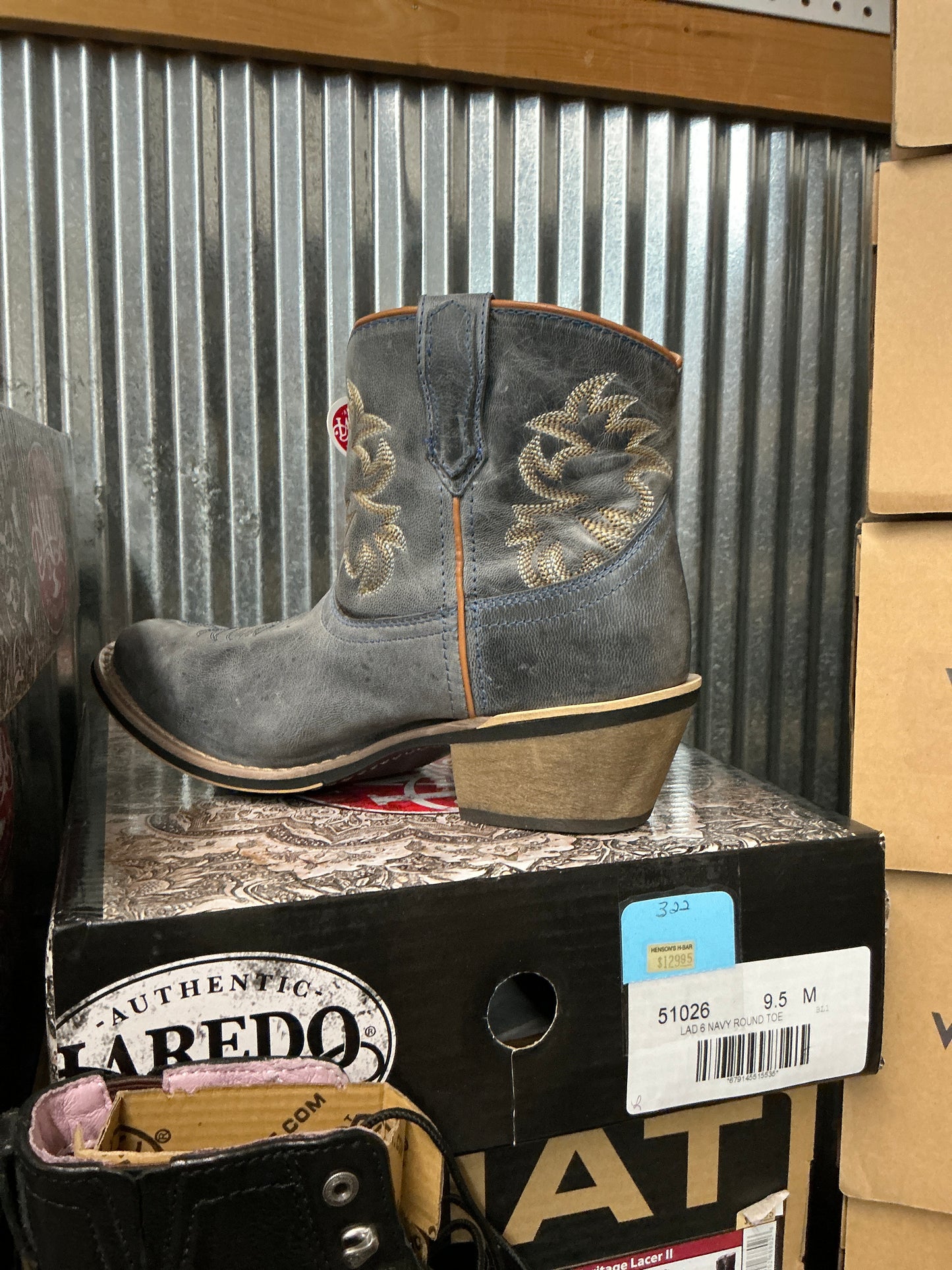 Laredo Women’s Navy Round Toe