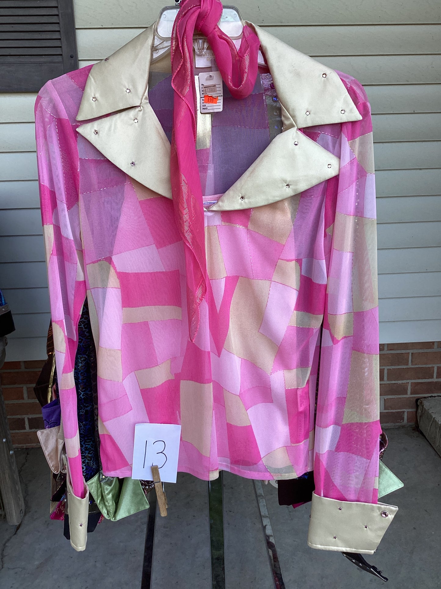 Women’s Large Show Shirt