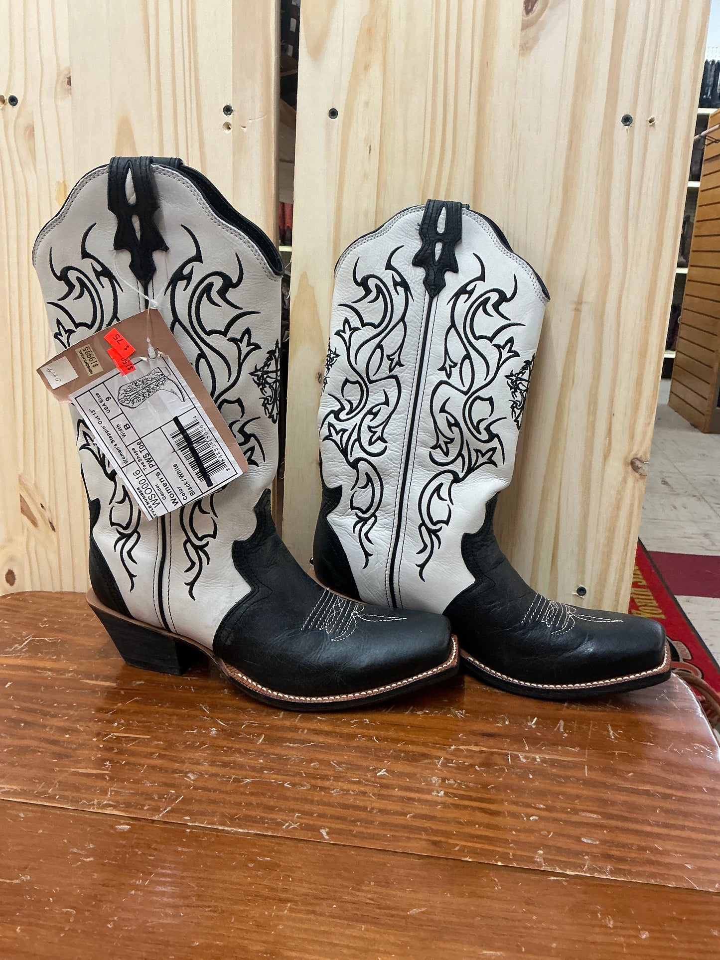Twisted X Steppin Out 13”- CLEARANCE