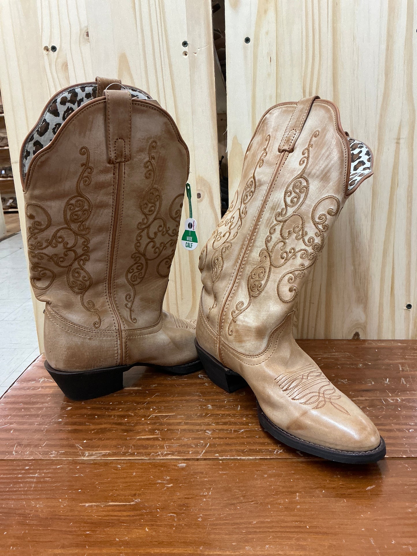 Laredo Lindy- 13” Wide Calf