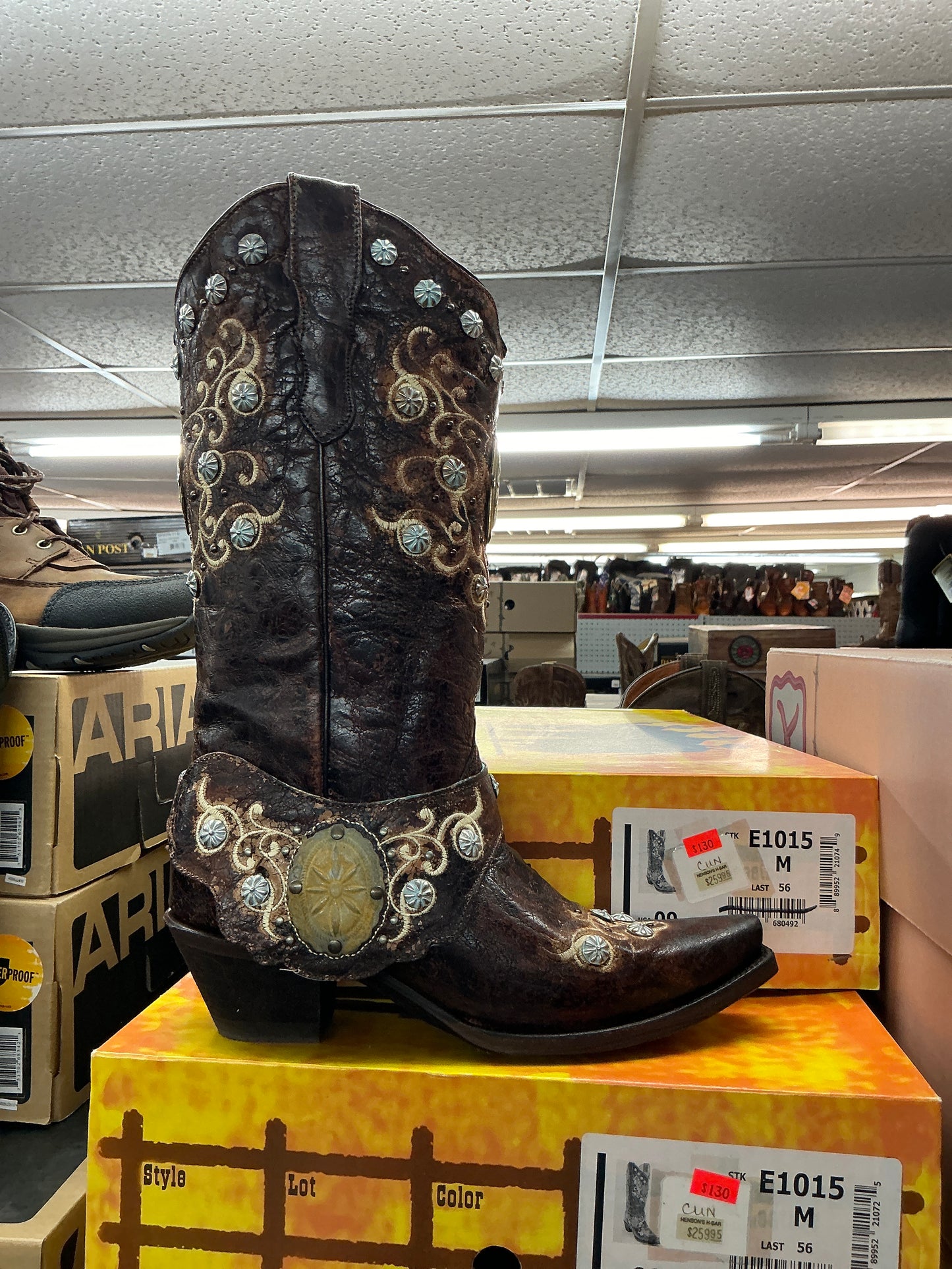 Corral Brown Concho & Side Harness