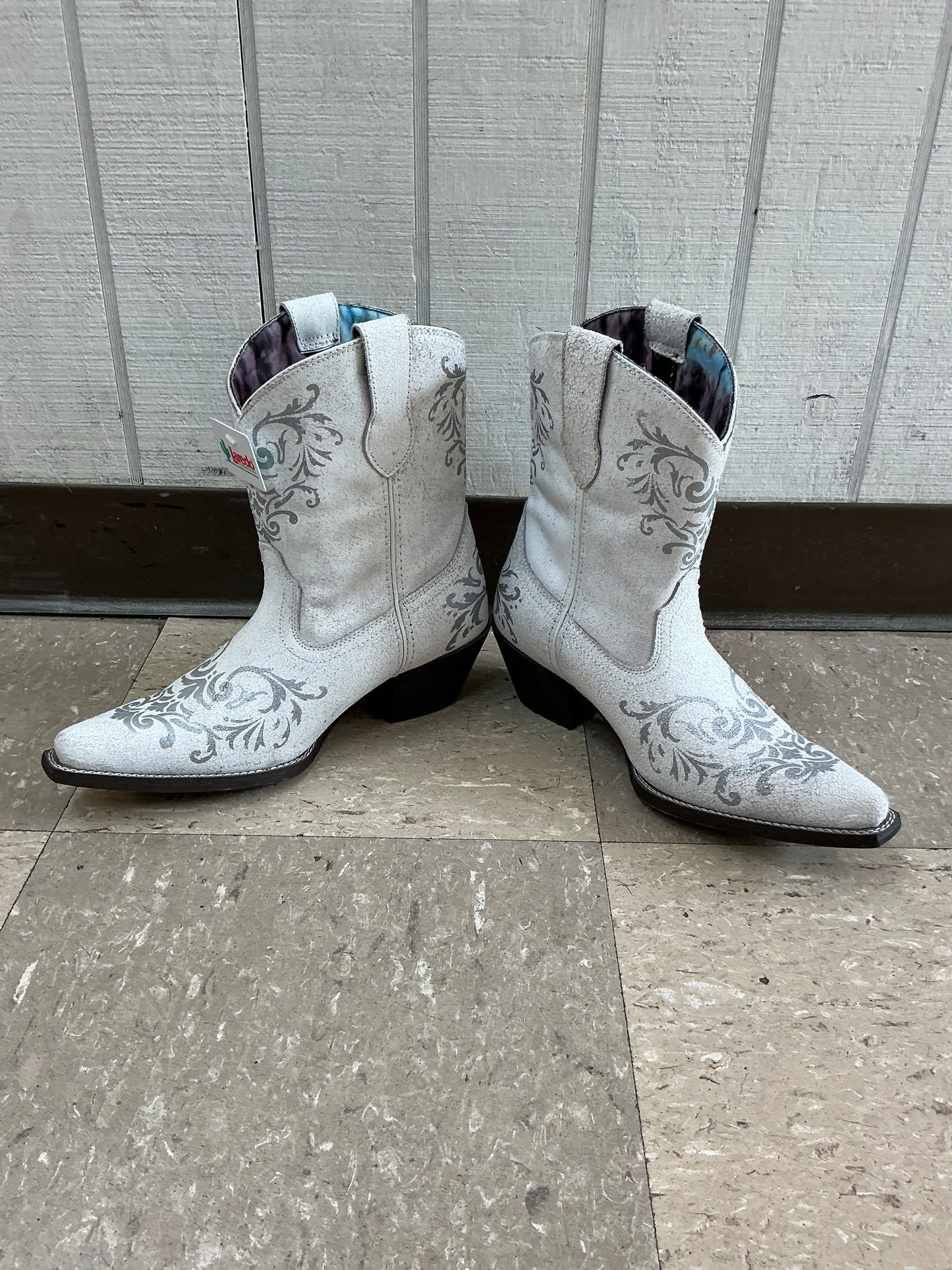 Laredo White With Silver Silk Screen-CLEARANCE