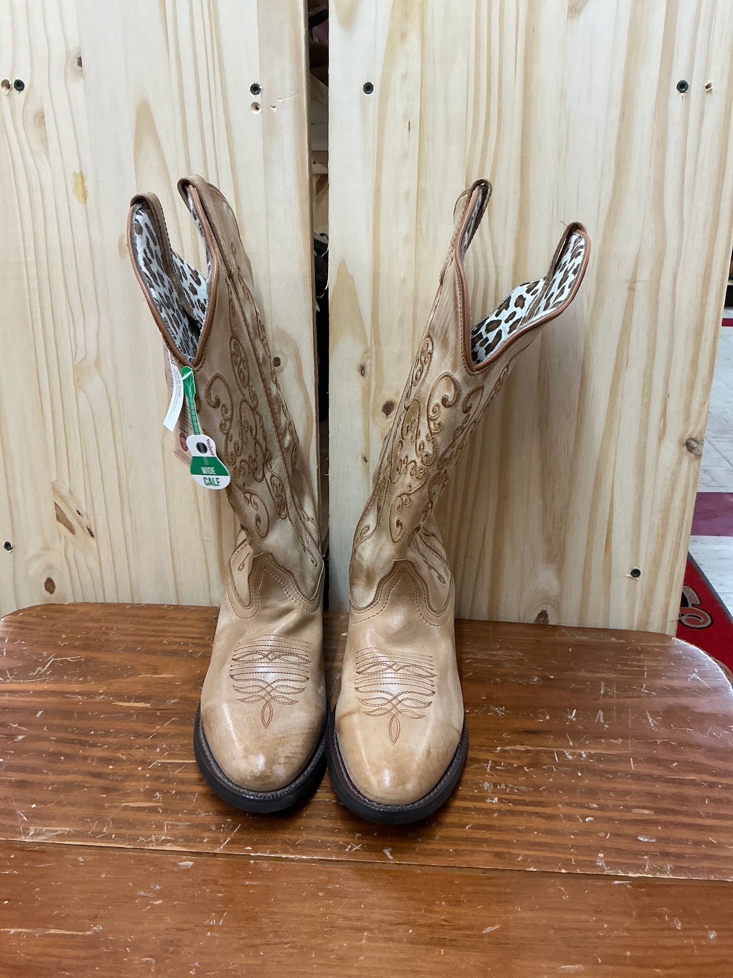 Laredo Lindy- 13” Wide Calf