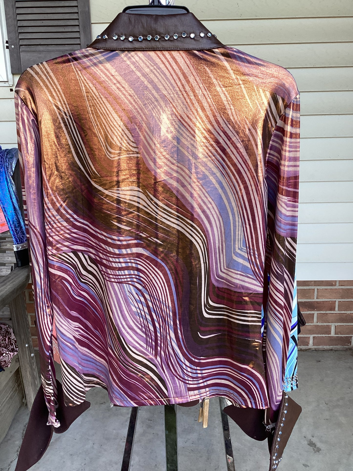Women’s Large Show Shirt