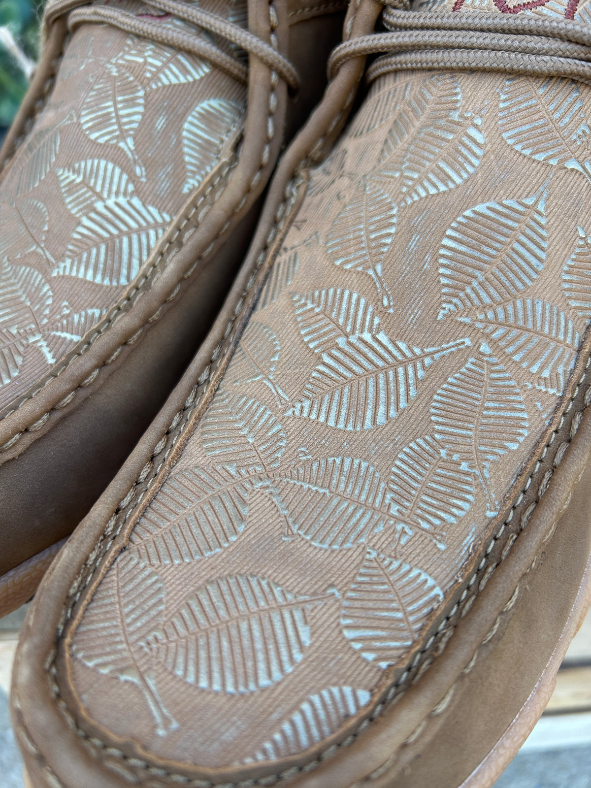 Women’s Twisted X Chukka Driving Moc- Bronze Shimmer & Burnt Sand