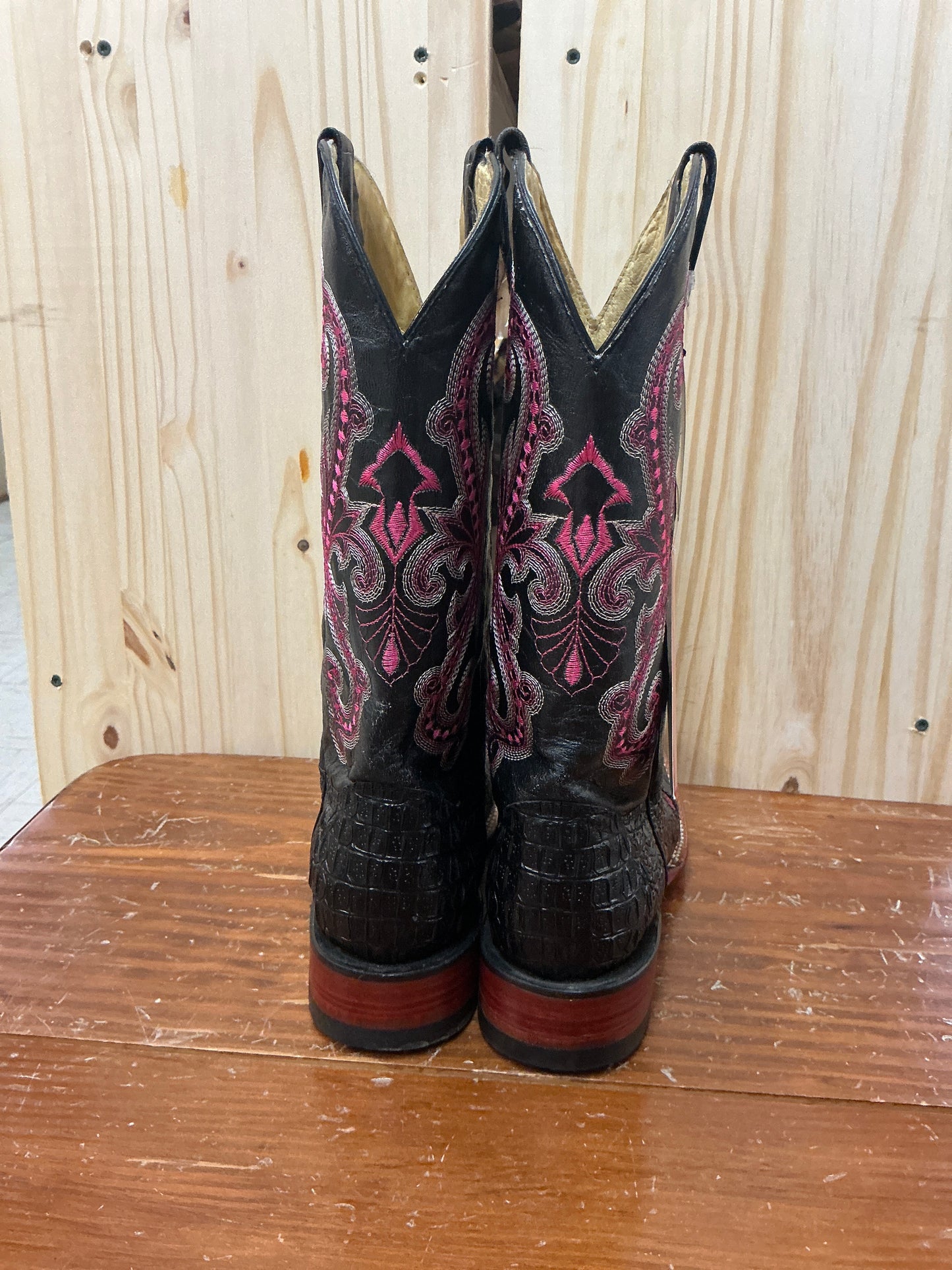 Ferrini Black and Pink Alligator-CLEARANCE