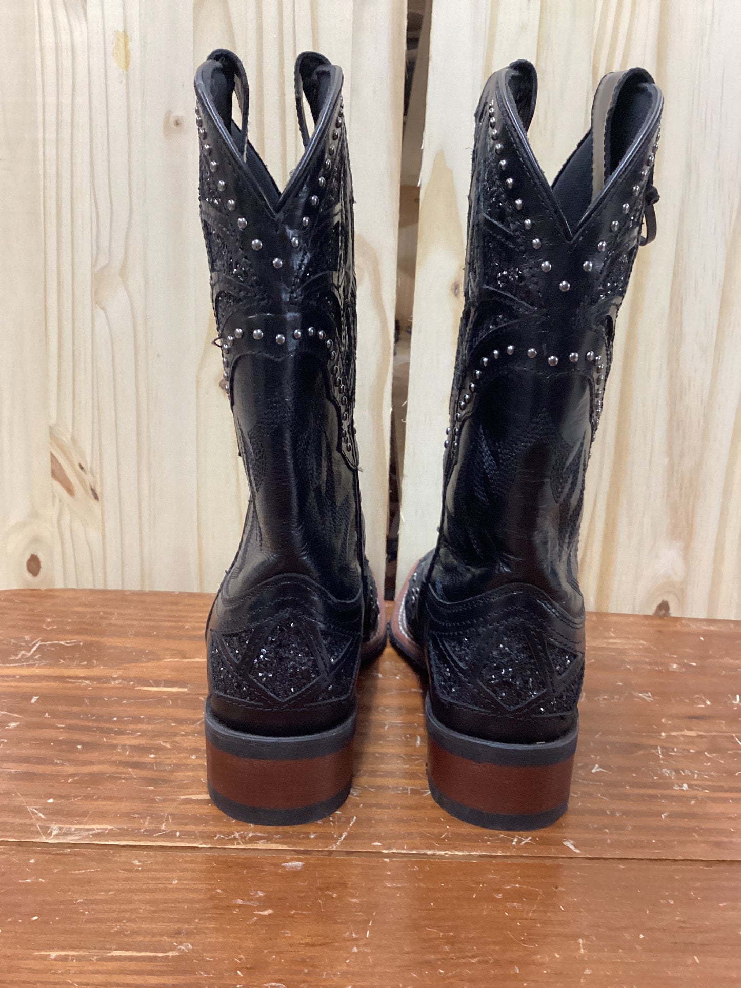 Cowboy Approved Eternity-Black