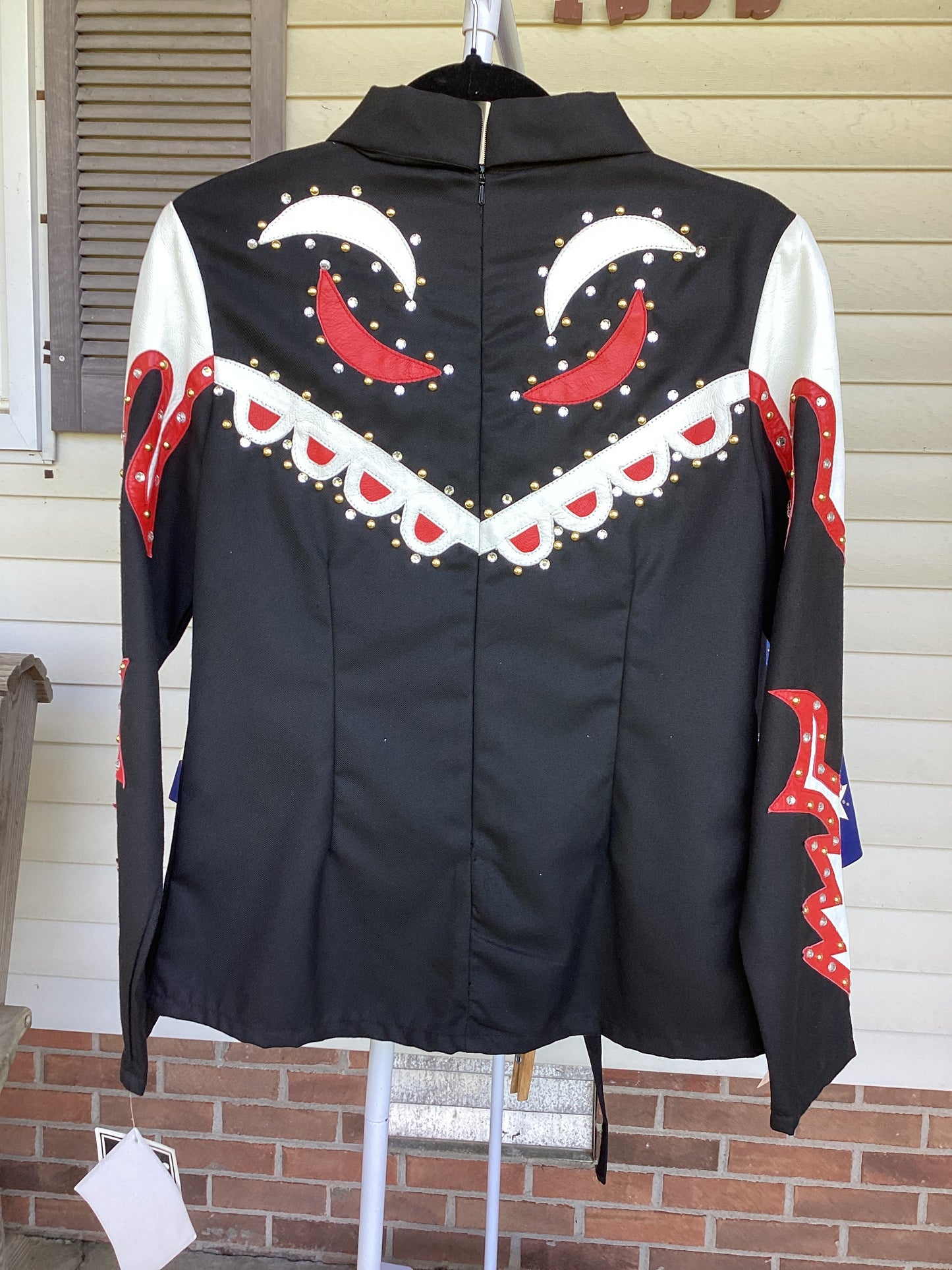 Show Blouses & Jackets-Medium