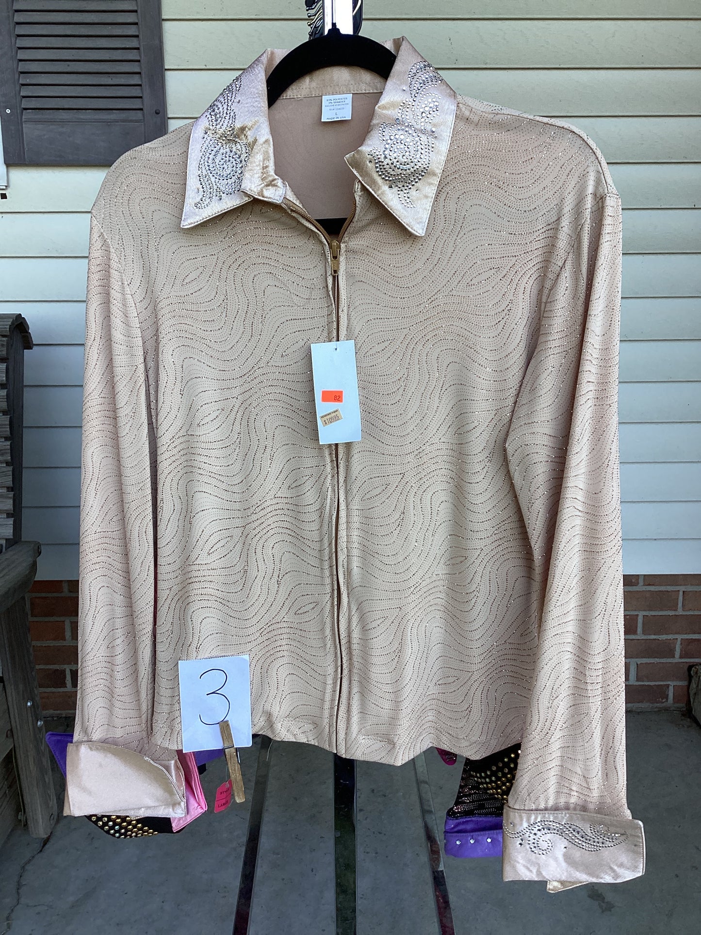 Women’s Large Show Shirt