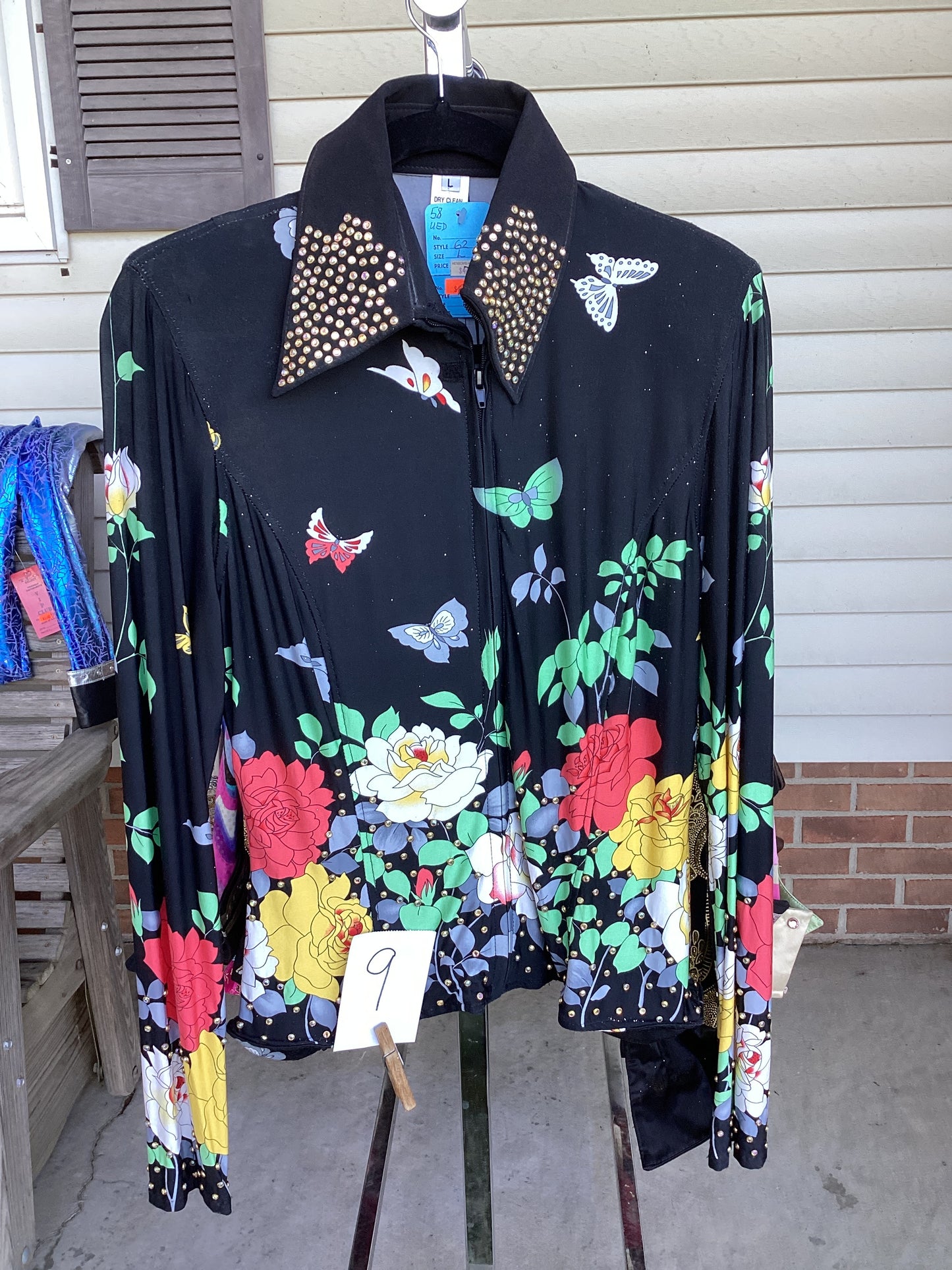Women’s Large Show Shirt