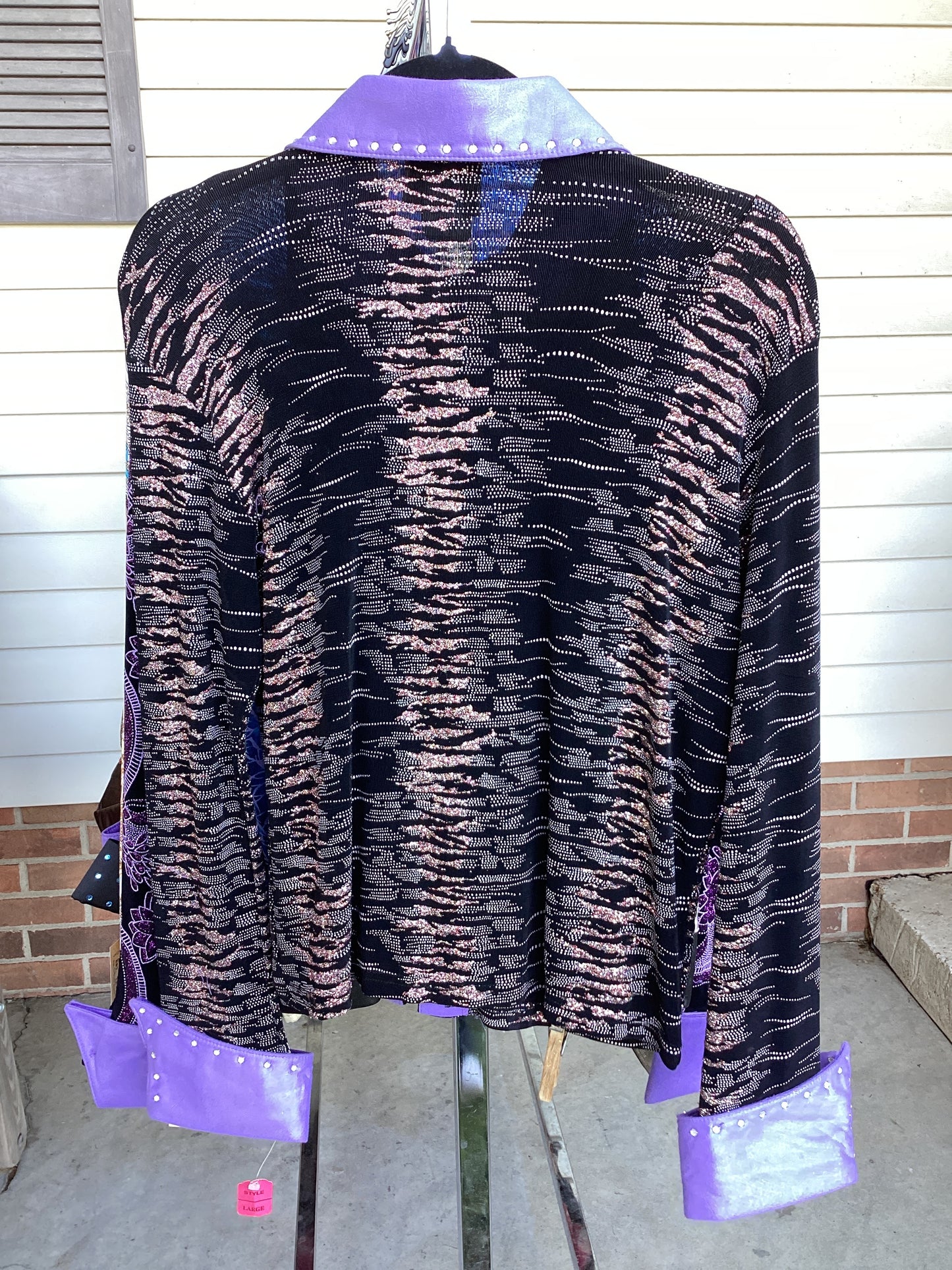 Women’s Large Show Shirt
