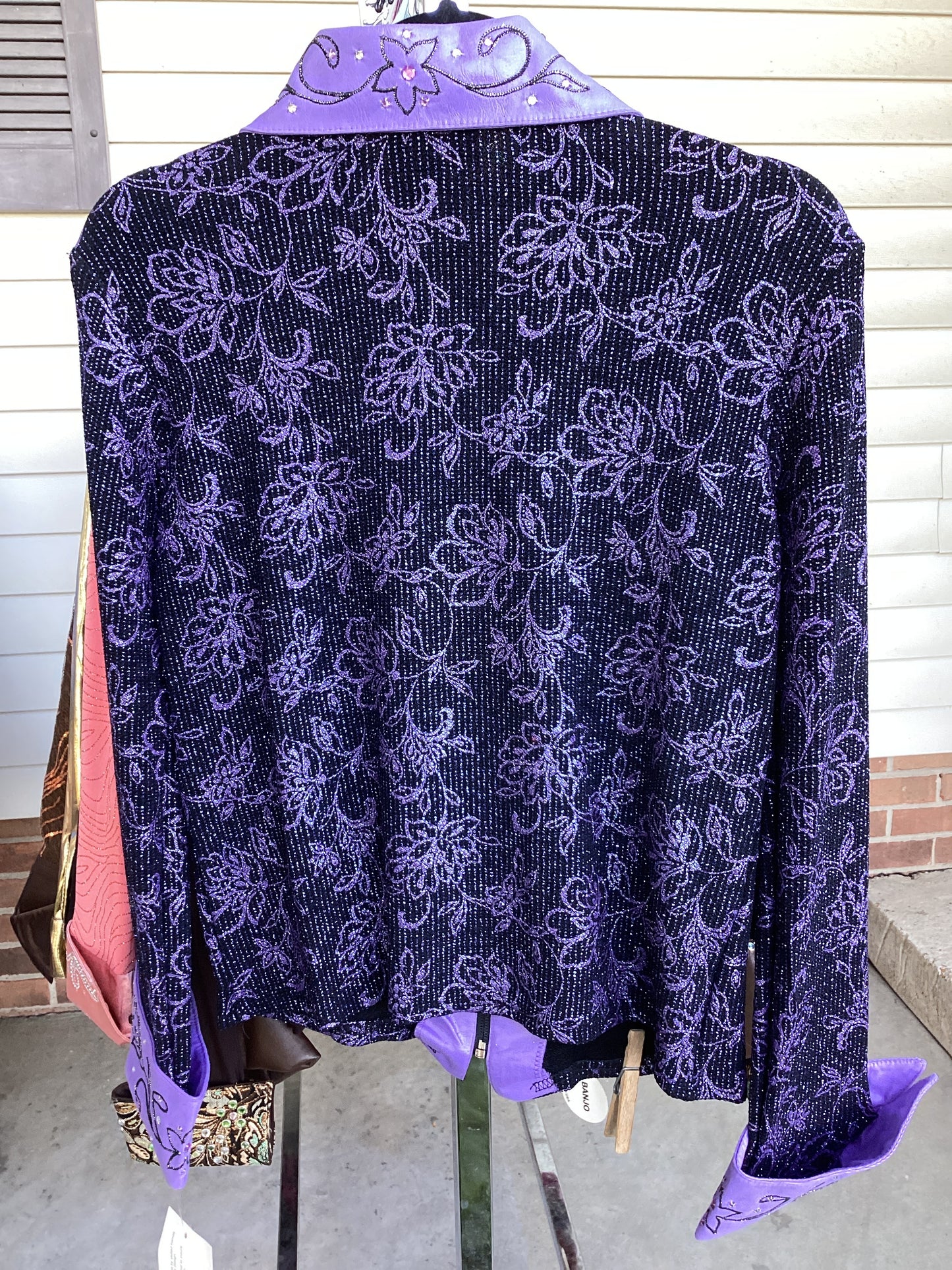 Women’s Large Show Shirt