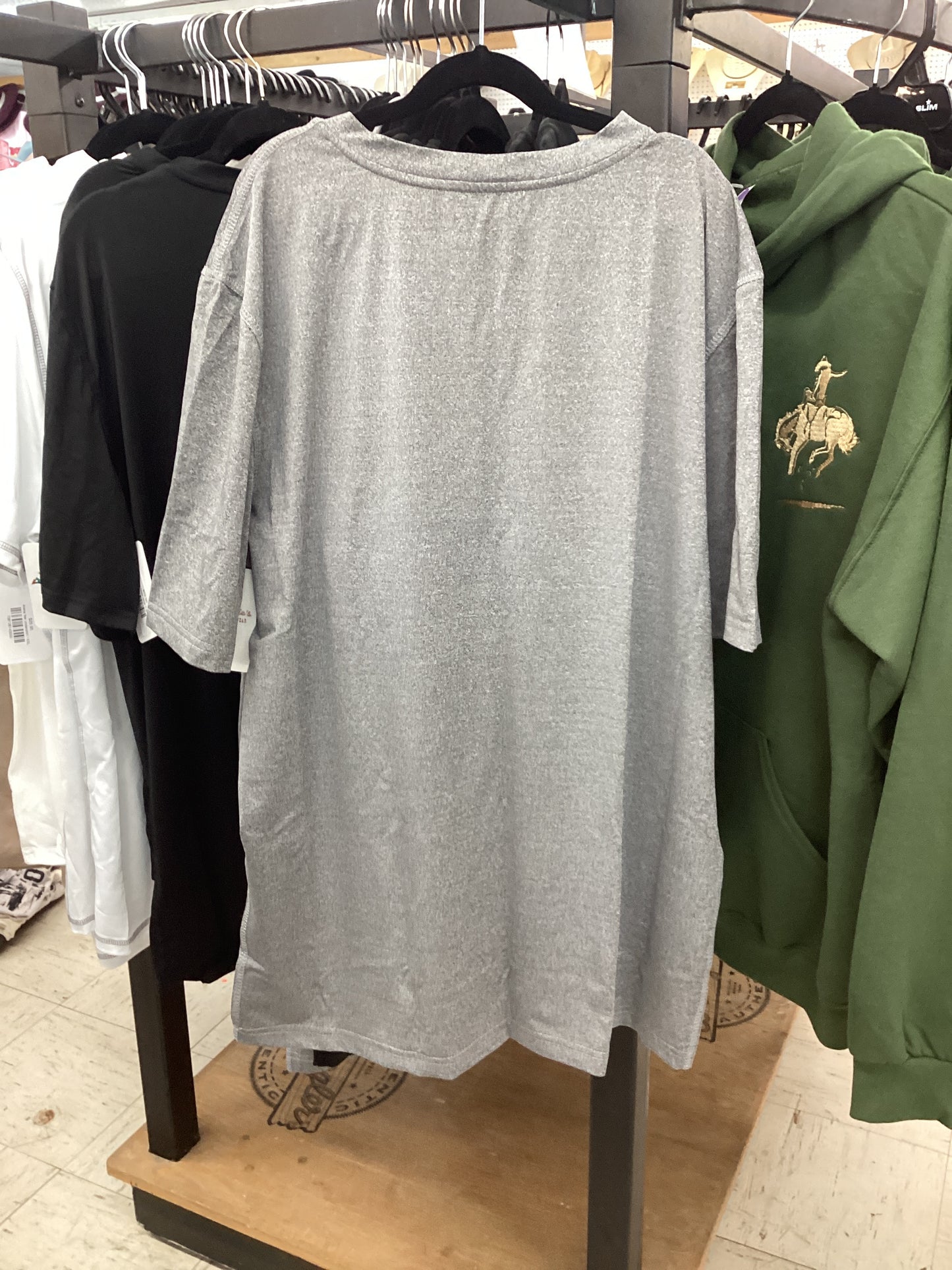 Performance V-neck T-shirt