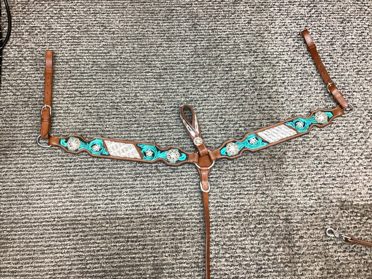 Ashton Tack Set by Tough 1