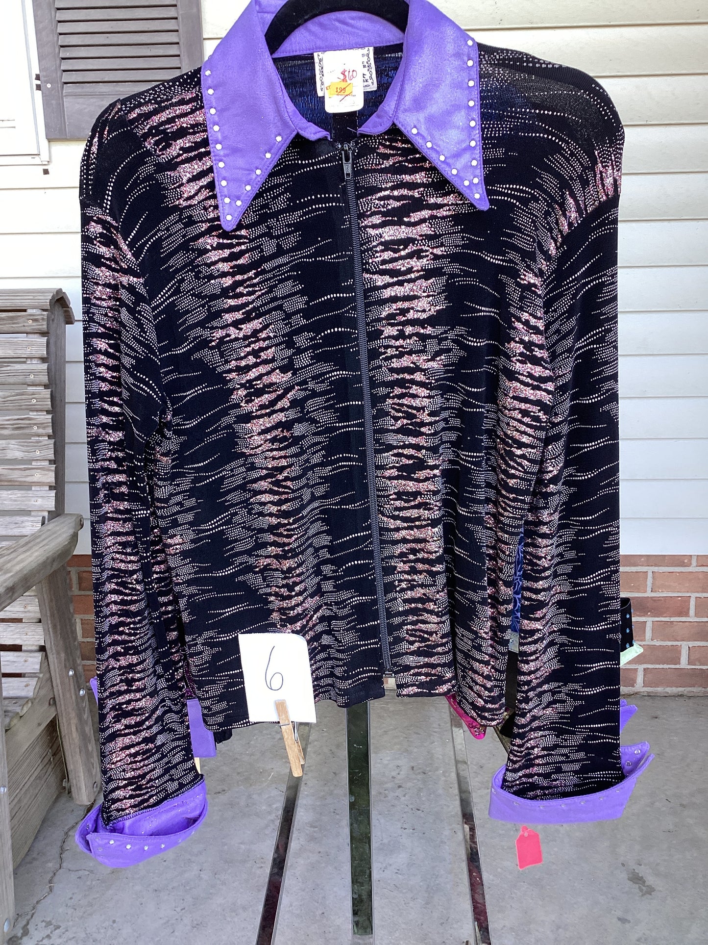 Women’s Large Show Shirt