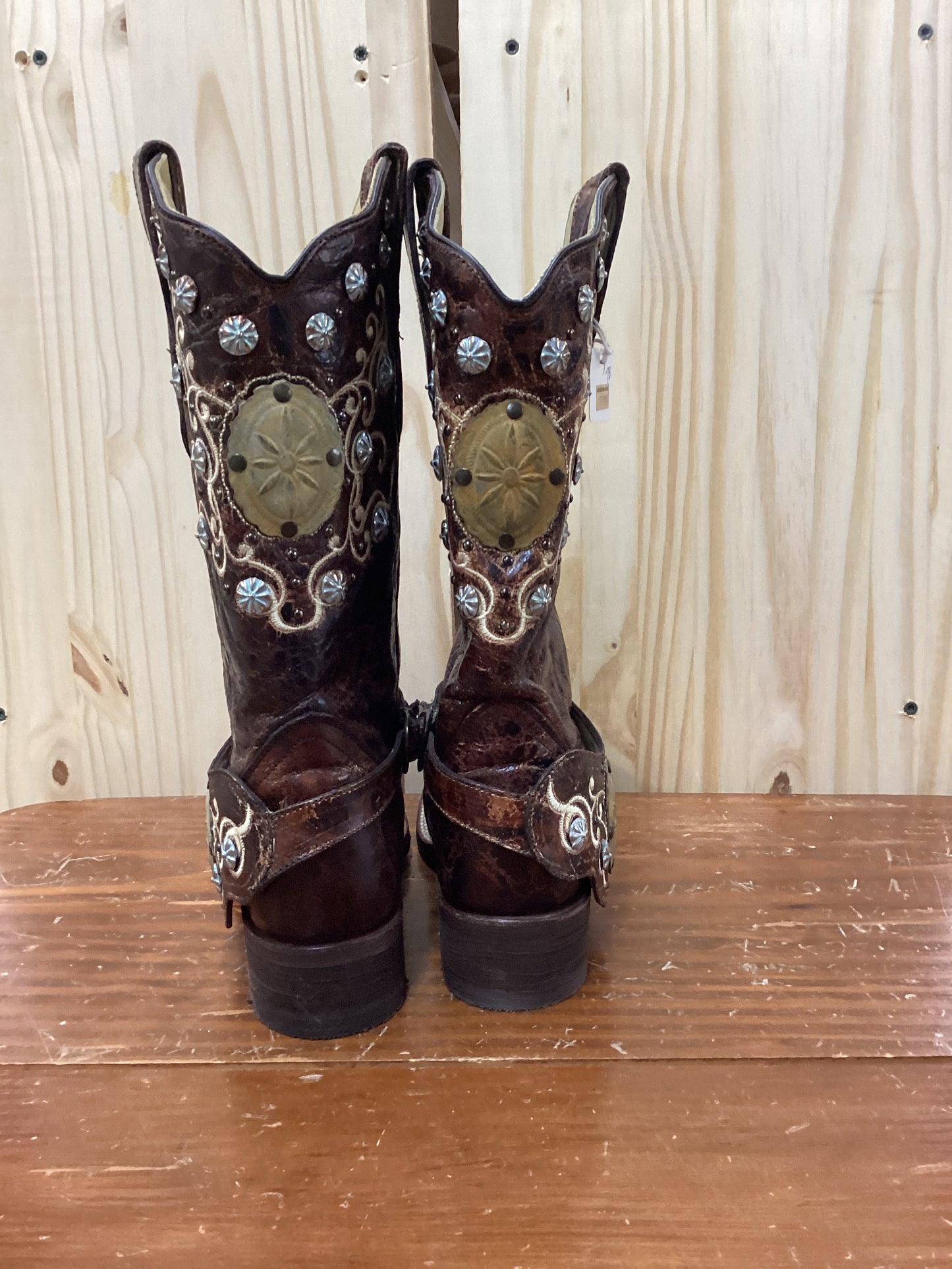 Corral Brown Concho & Side Harness