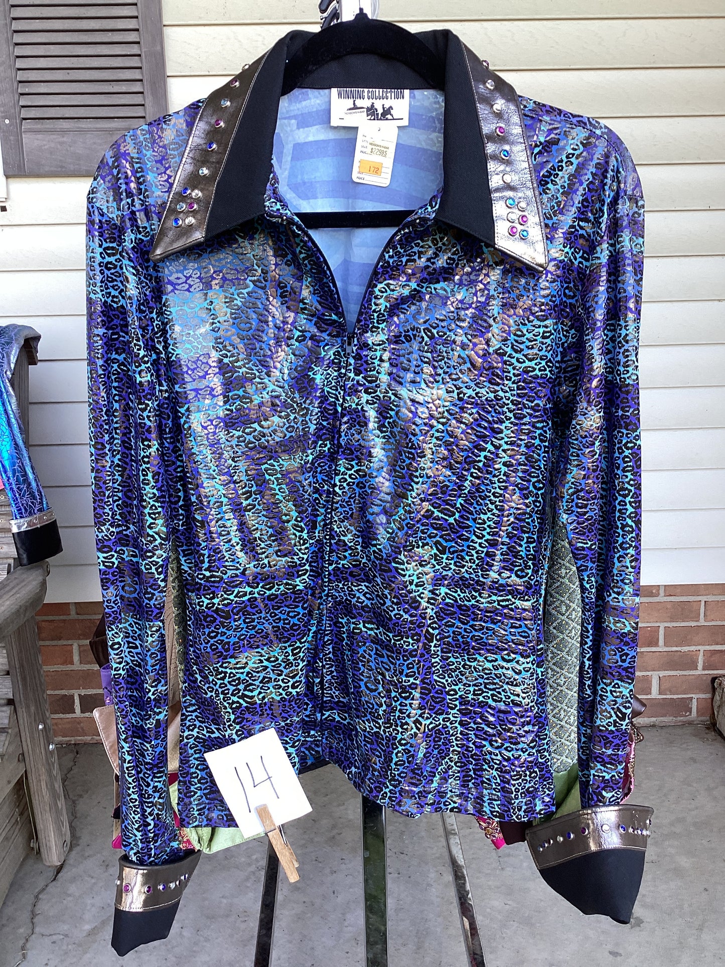 Women’s Large Show Shirt