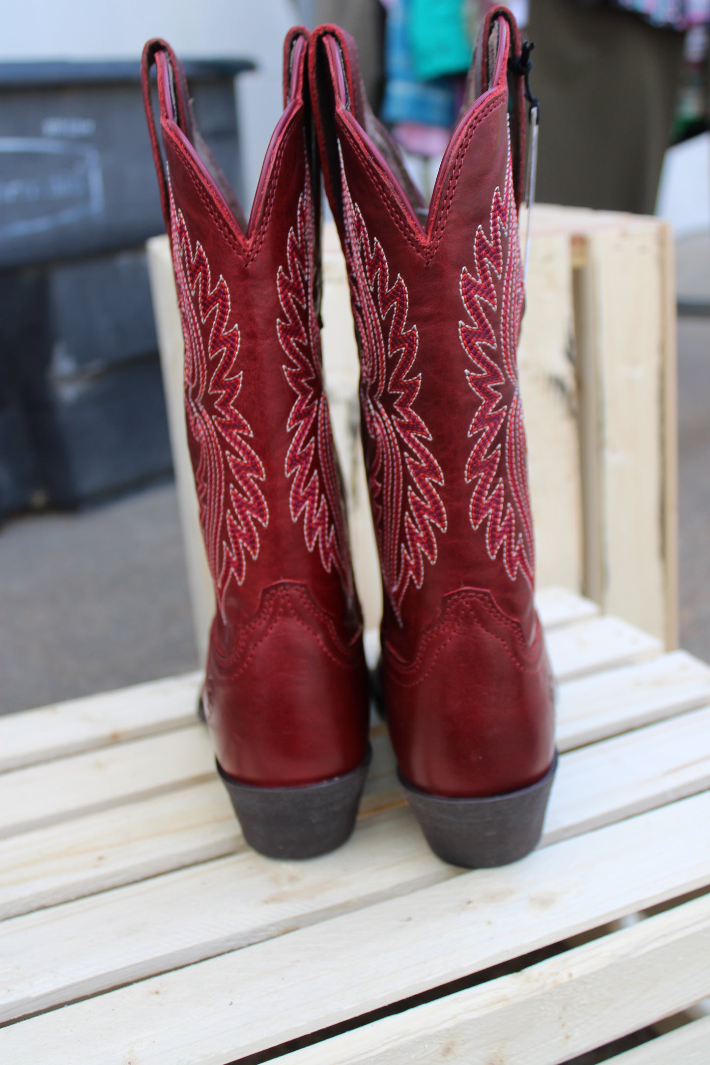 Ariat-Women's Heritage StretchFit R Toe Western Boot- Rosy Red
