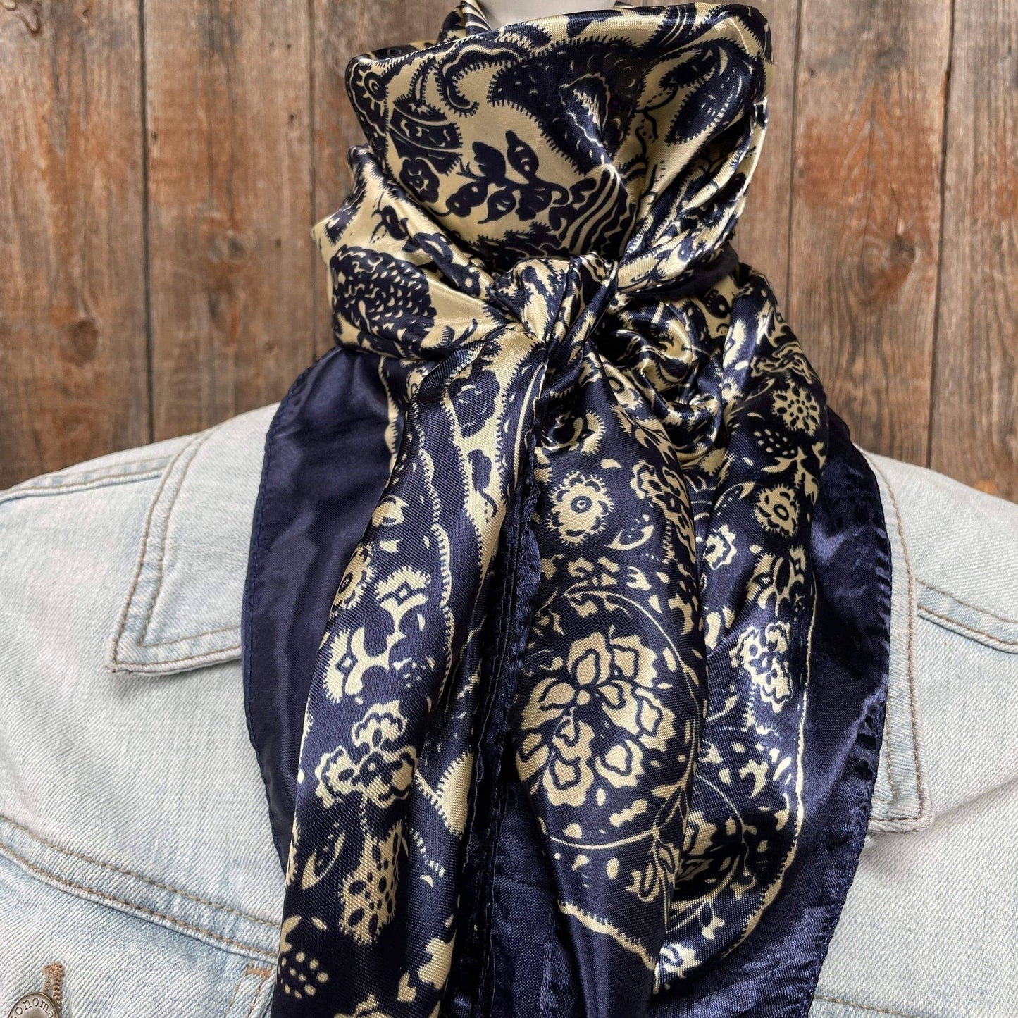 35X35" Royal Blue & Cream Paisley Wild Rag/Scarf WR144
