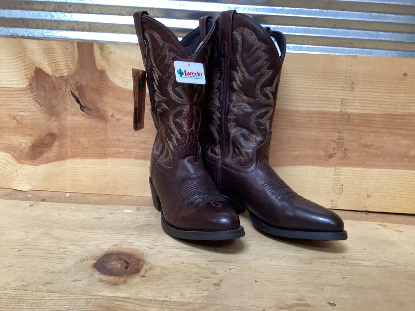 Laredo 68458 Black Cherry