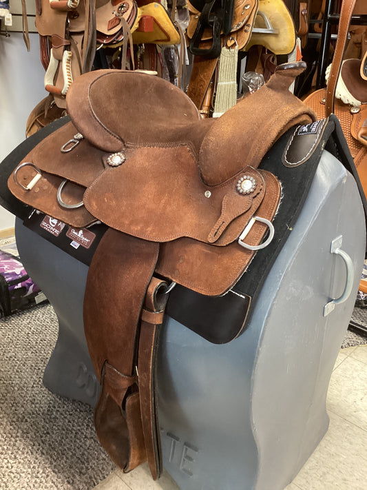 15” wide tree training saddle