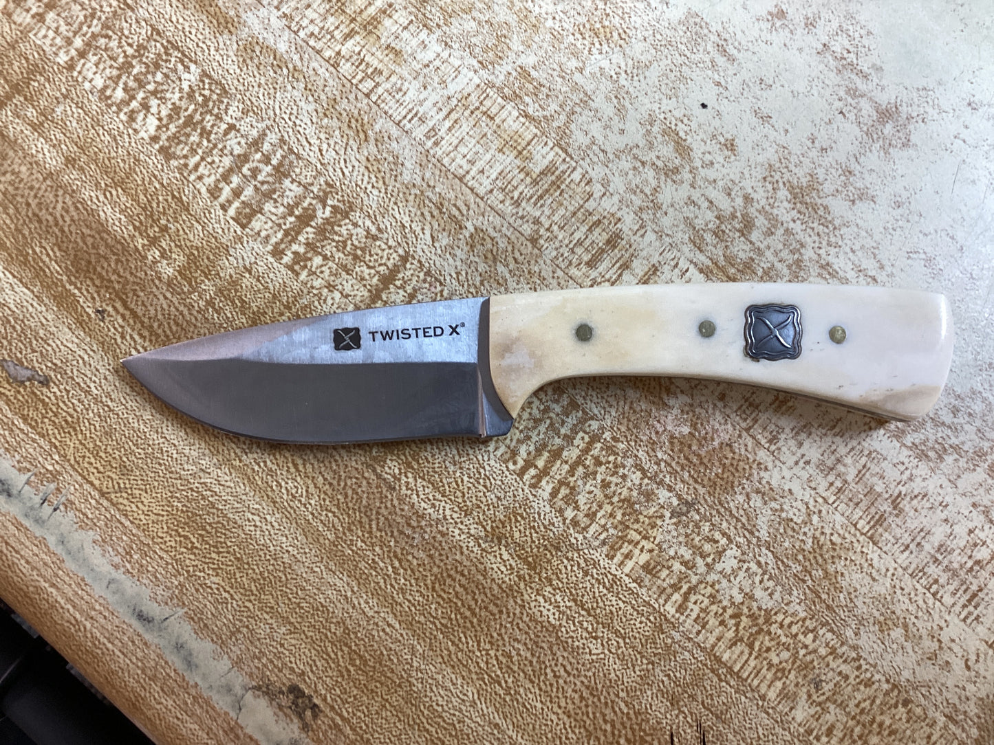 6 1/2” Fixed Blade Stainless Steel Blade with Natural Bone Handle and Leather Sheath