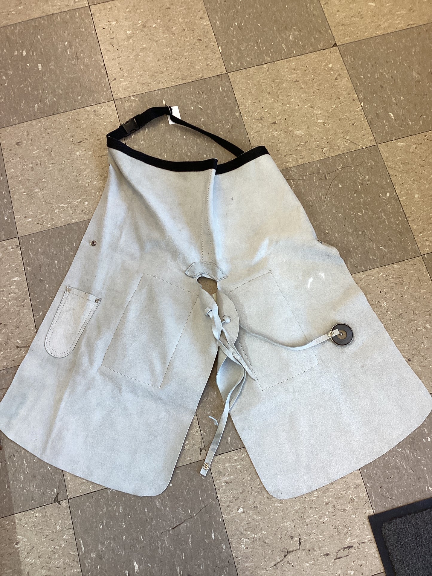 Farrier Shoeing Chaps With Pockets & Magnet
