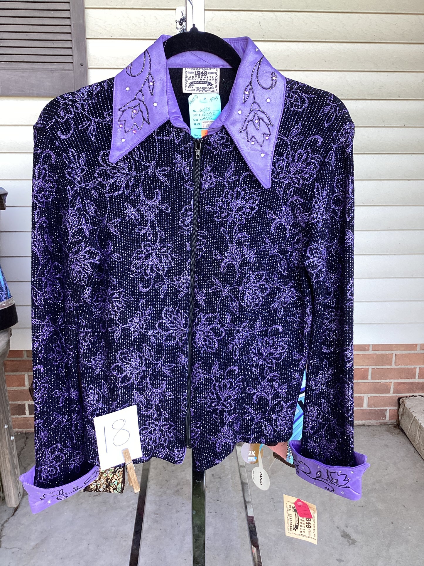 Women’s Large Show Shirt