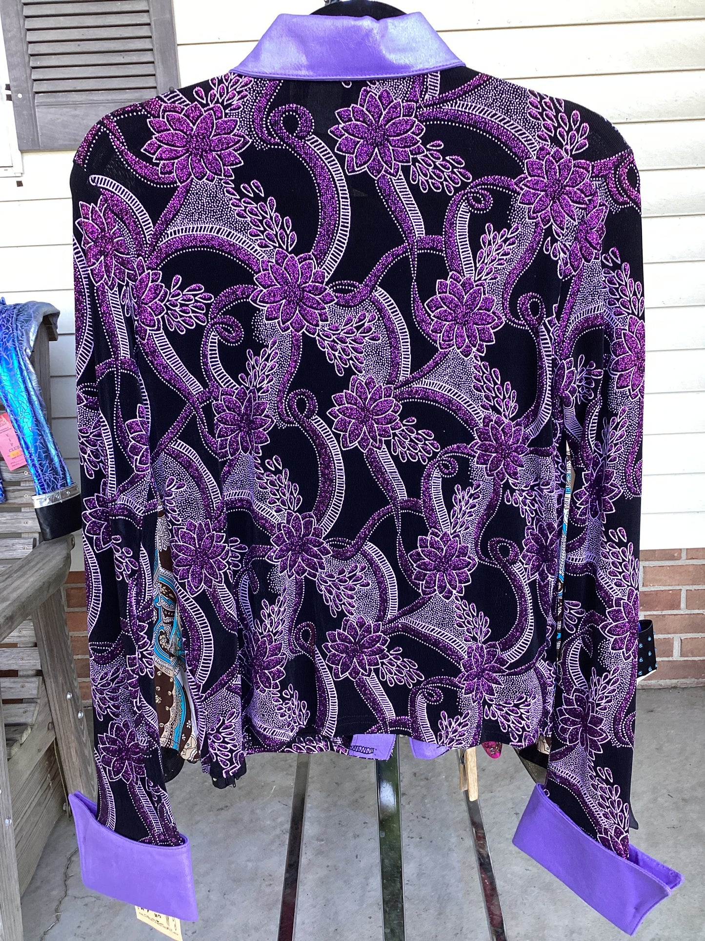 Women’s Large Show Shirt