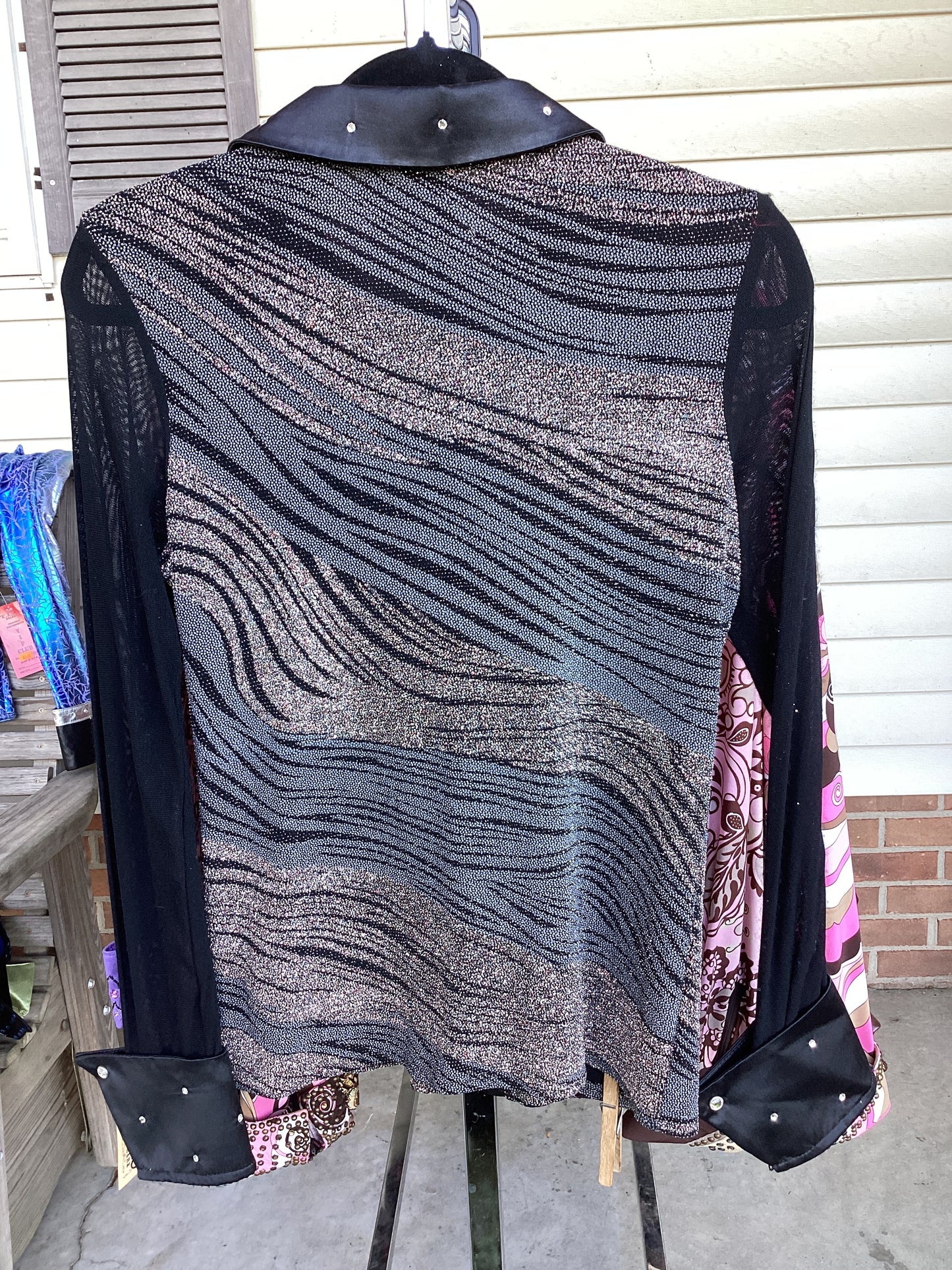 Women’s Large Show Shirt