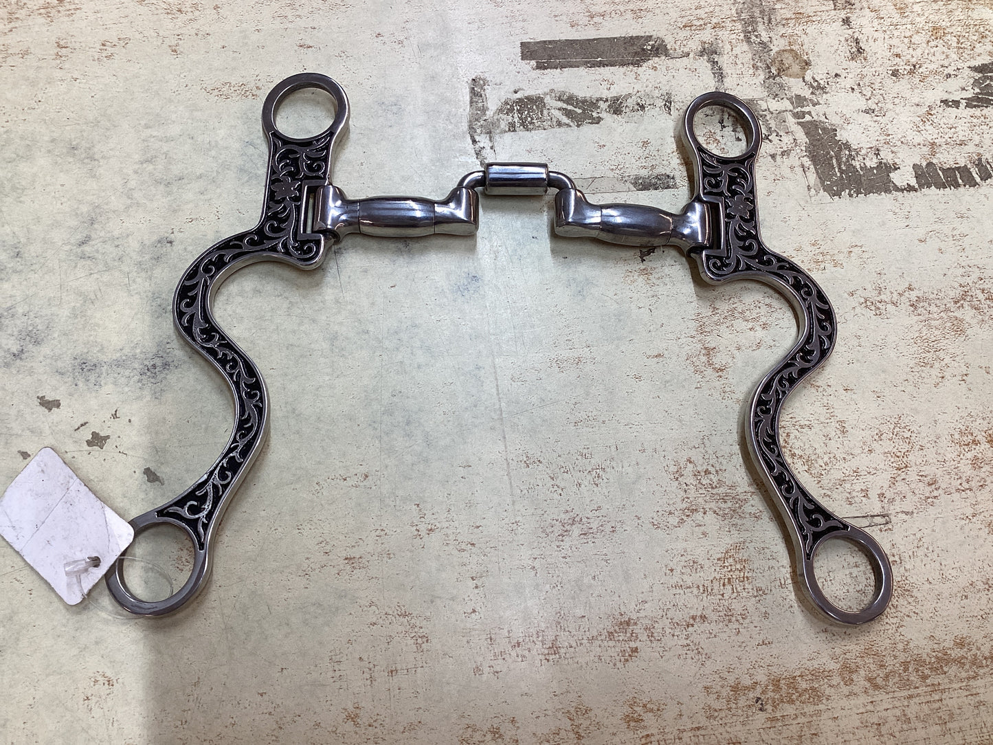 Low Rise Rolling Port Mouth Bit With Engraved Shanks