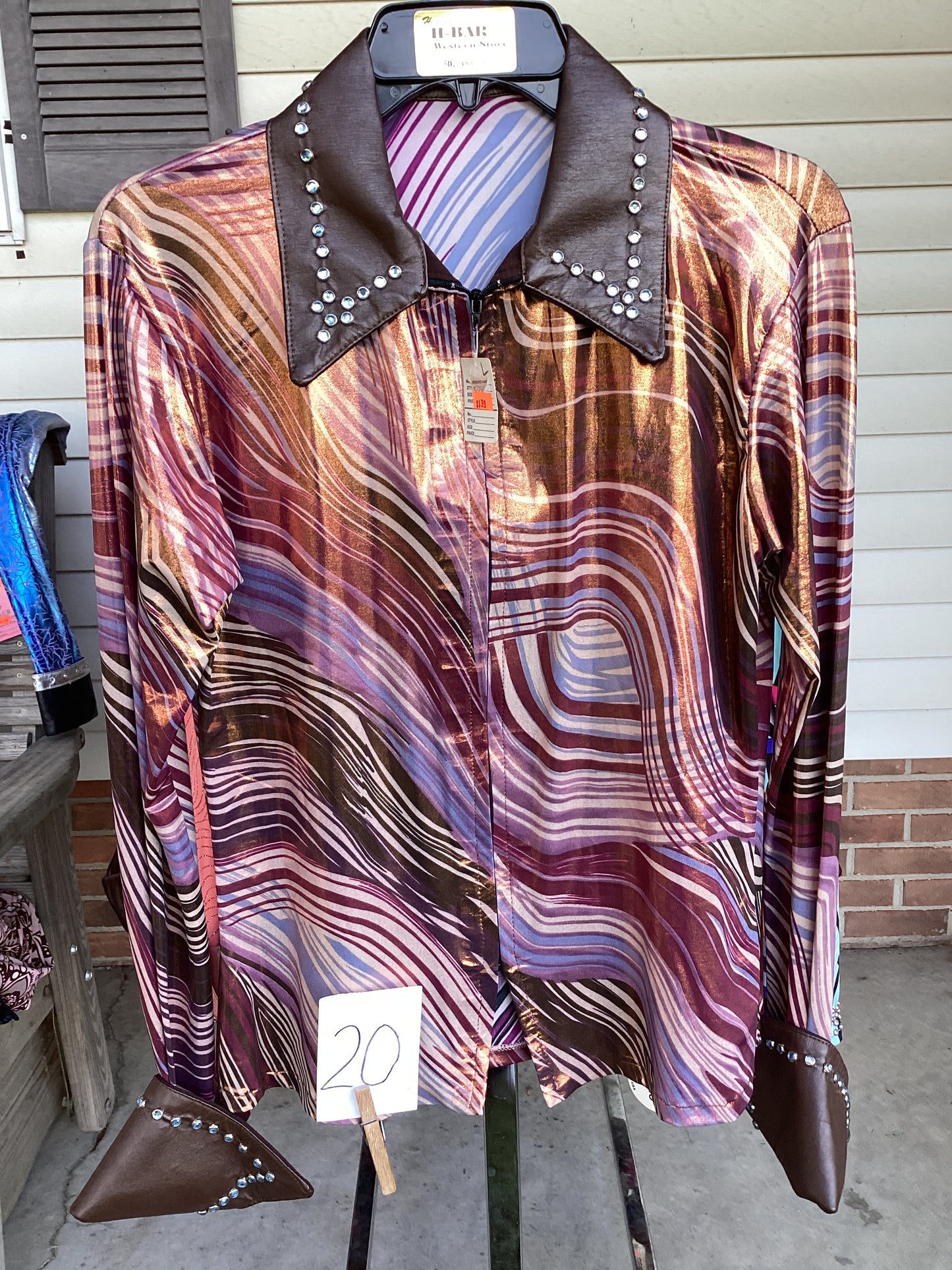 Women’s Large Show Shirt