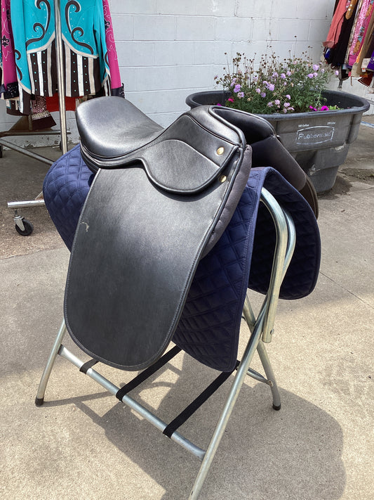 Mono flap saddle