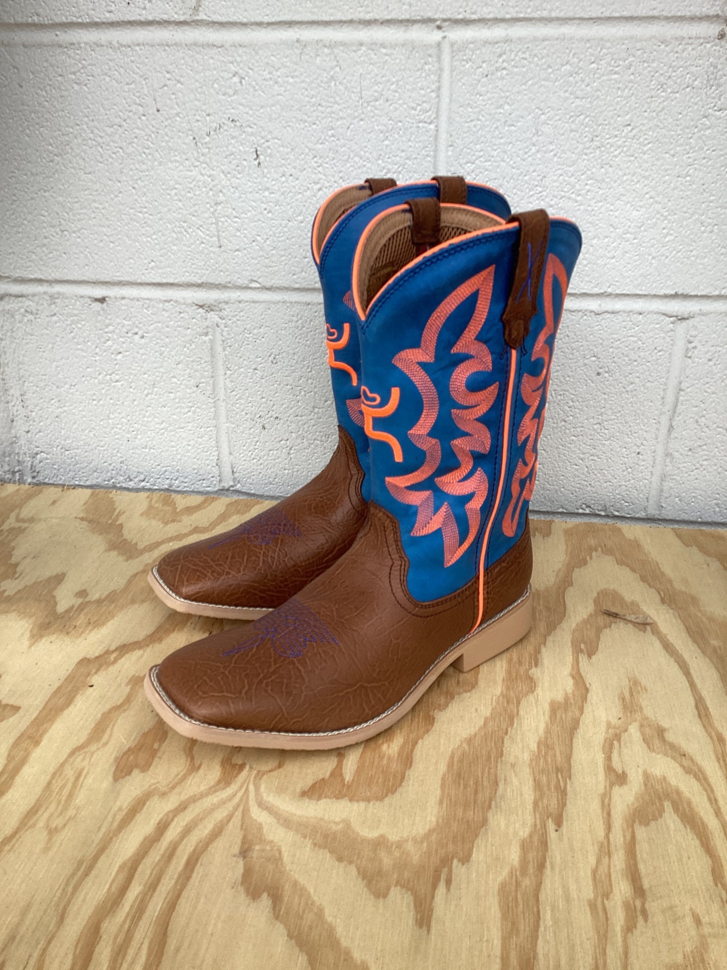 Cognac Bullhide / Neon Blue