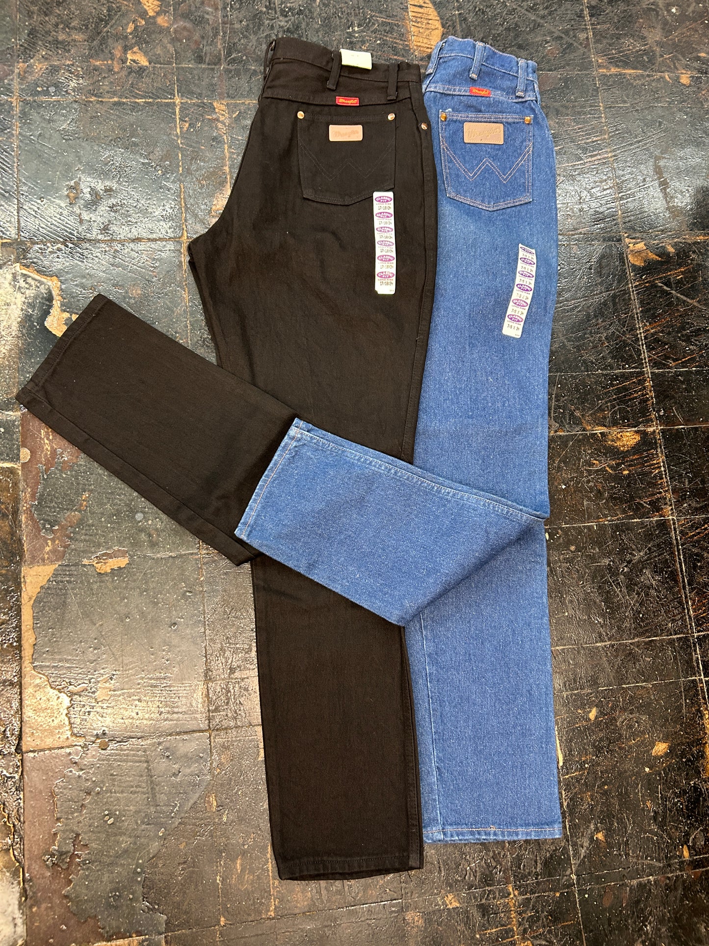 Wrangler® Women's Classic Fit Cowboy Cut Jeans