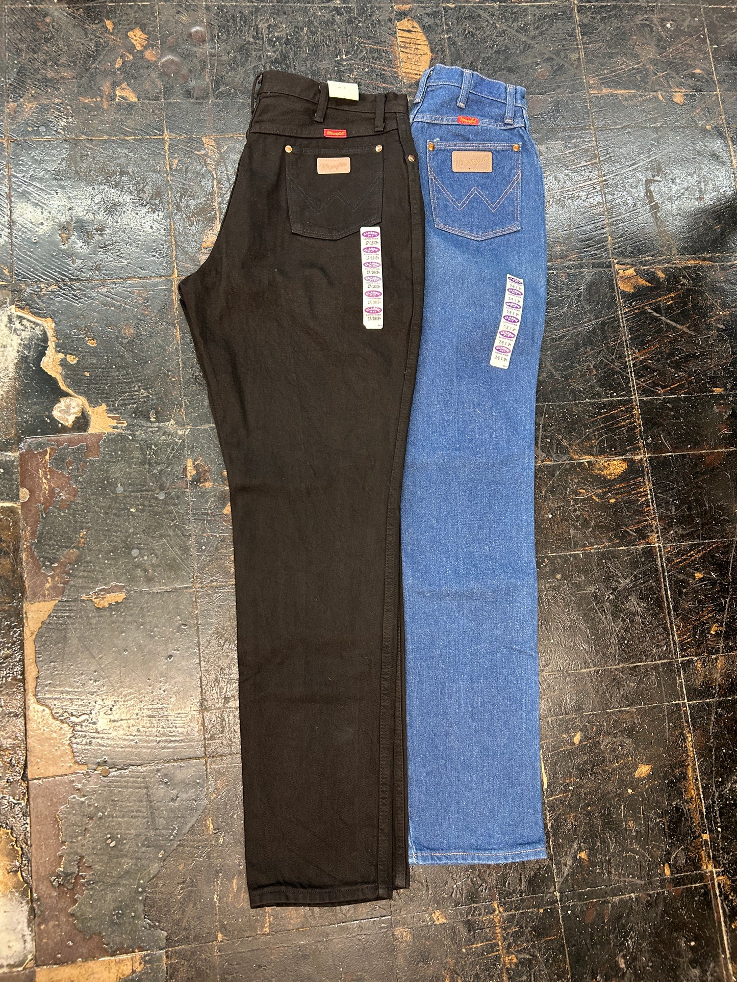 Wrangler® Women's Classic Fit Cowboy Cut Jeans