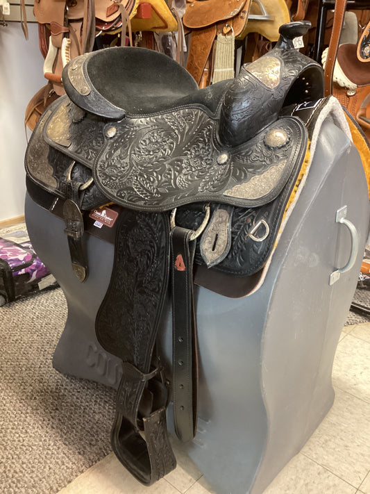 16 1/2” black show saddle