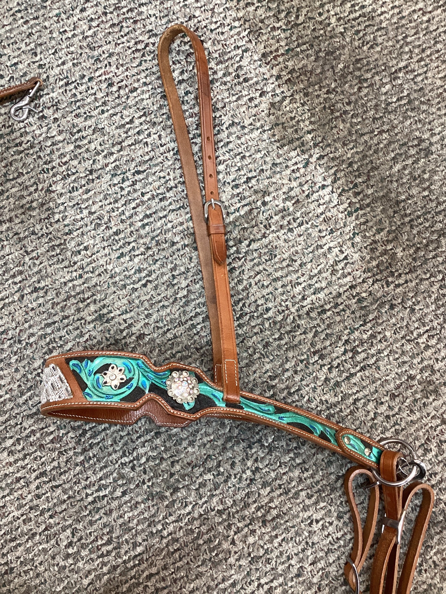 Ashton Tack Set by Tough 1