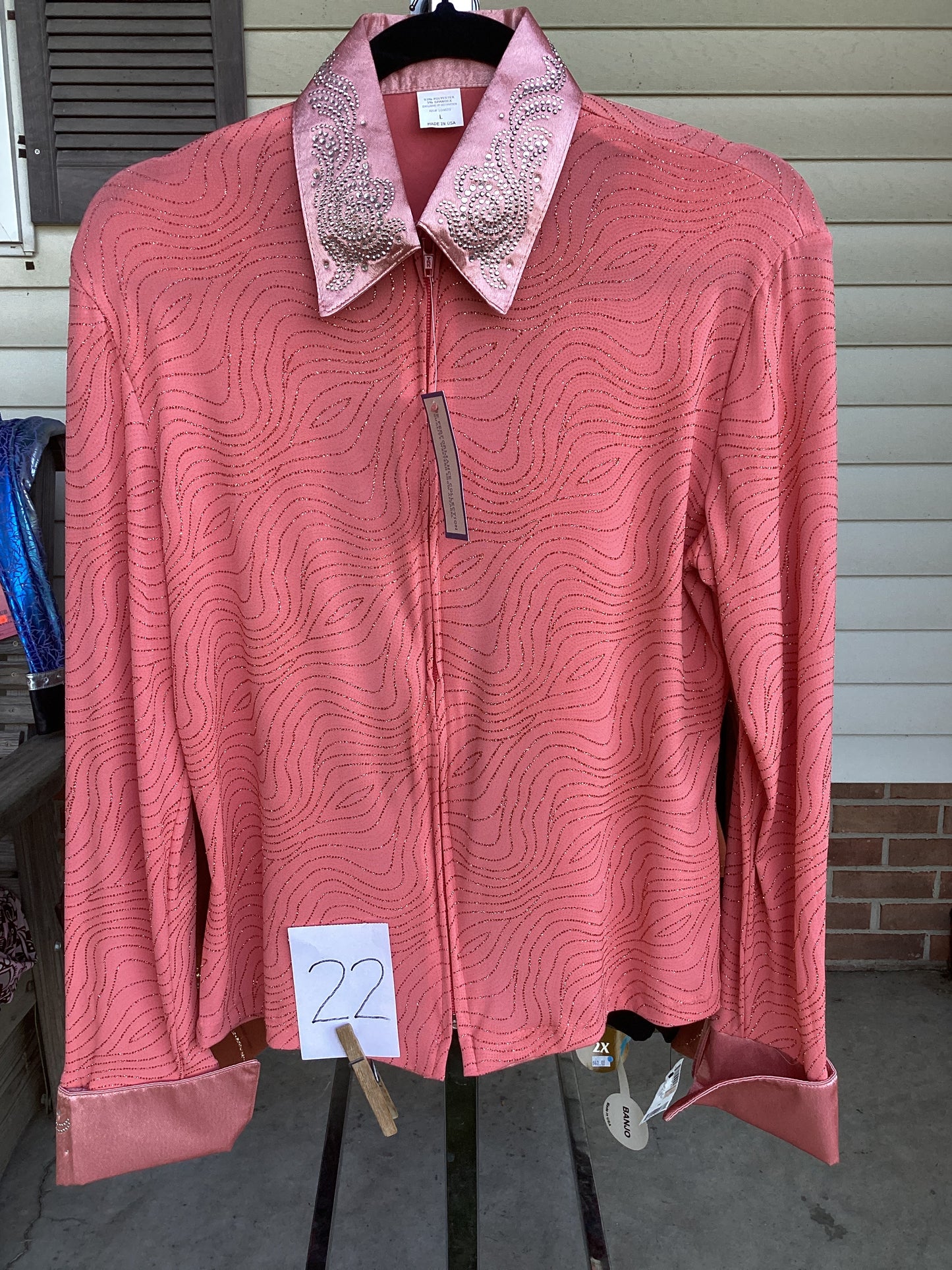 Women’s Large Show Shirt