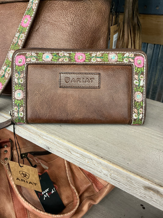 Addison Wallet by Ariat