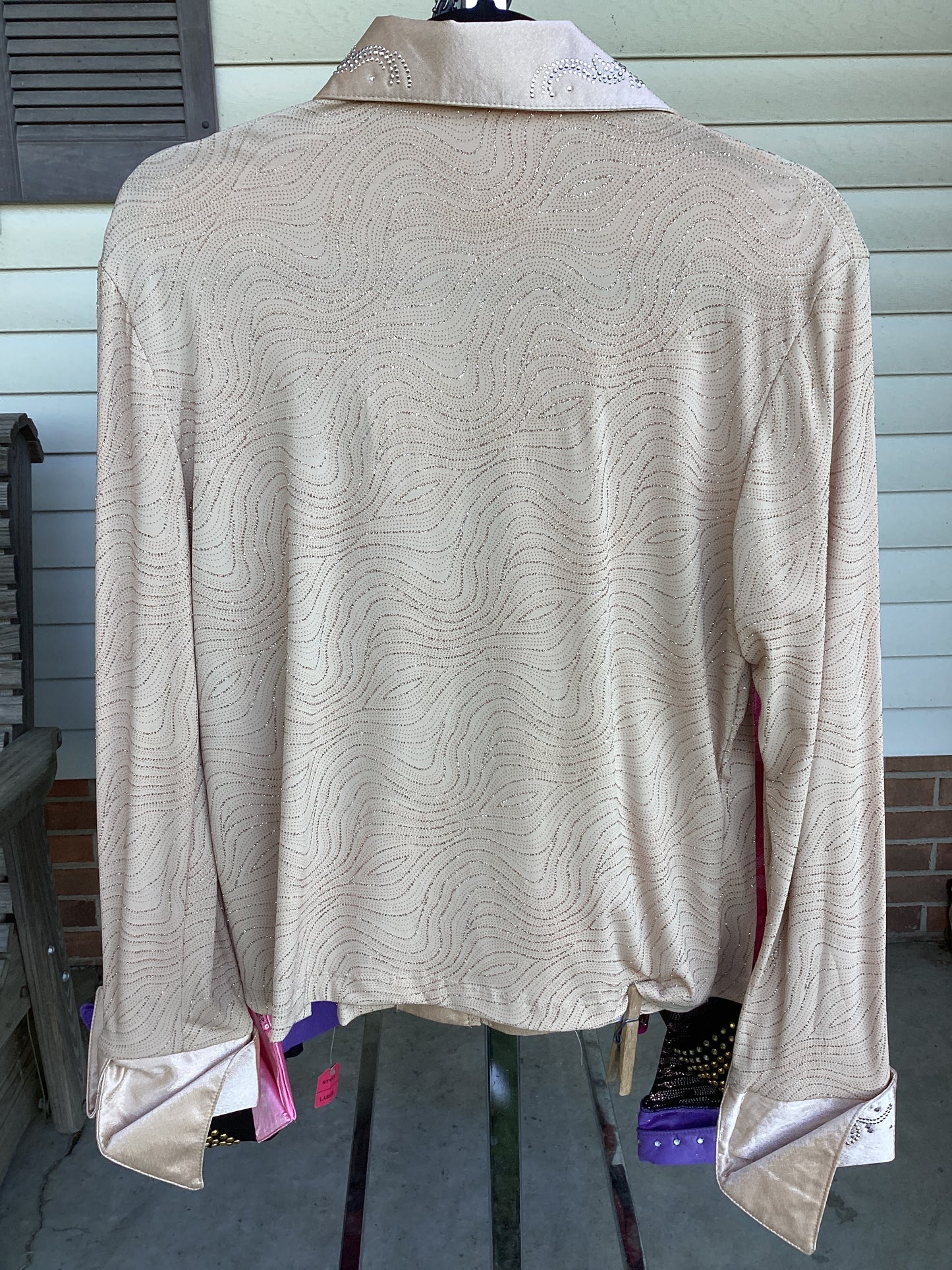 Women’s Large Show Shirt