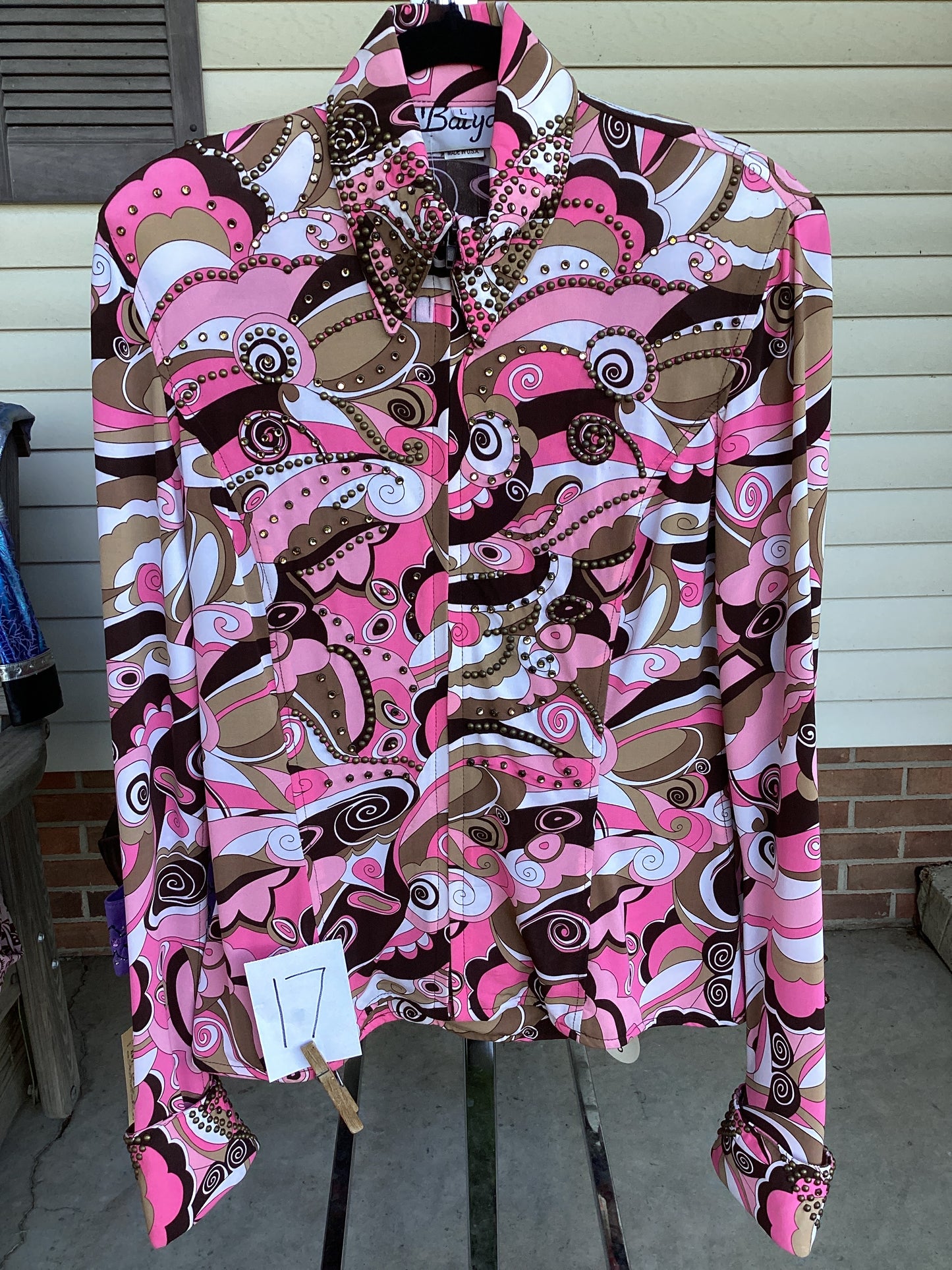 Women’s Large Show Shirt