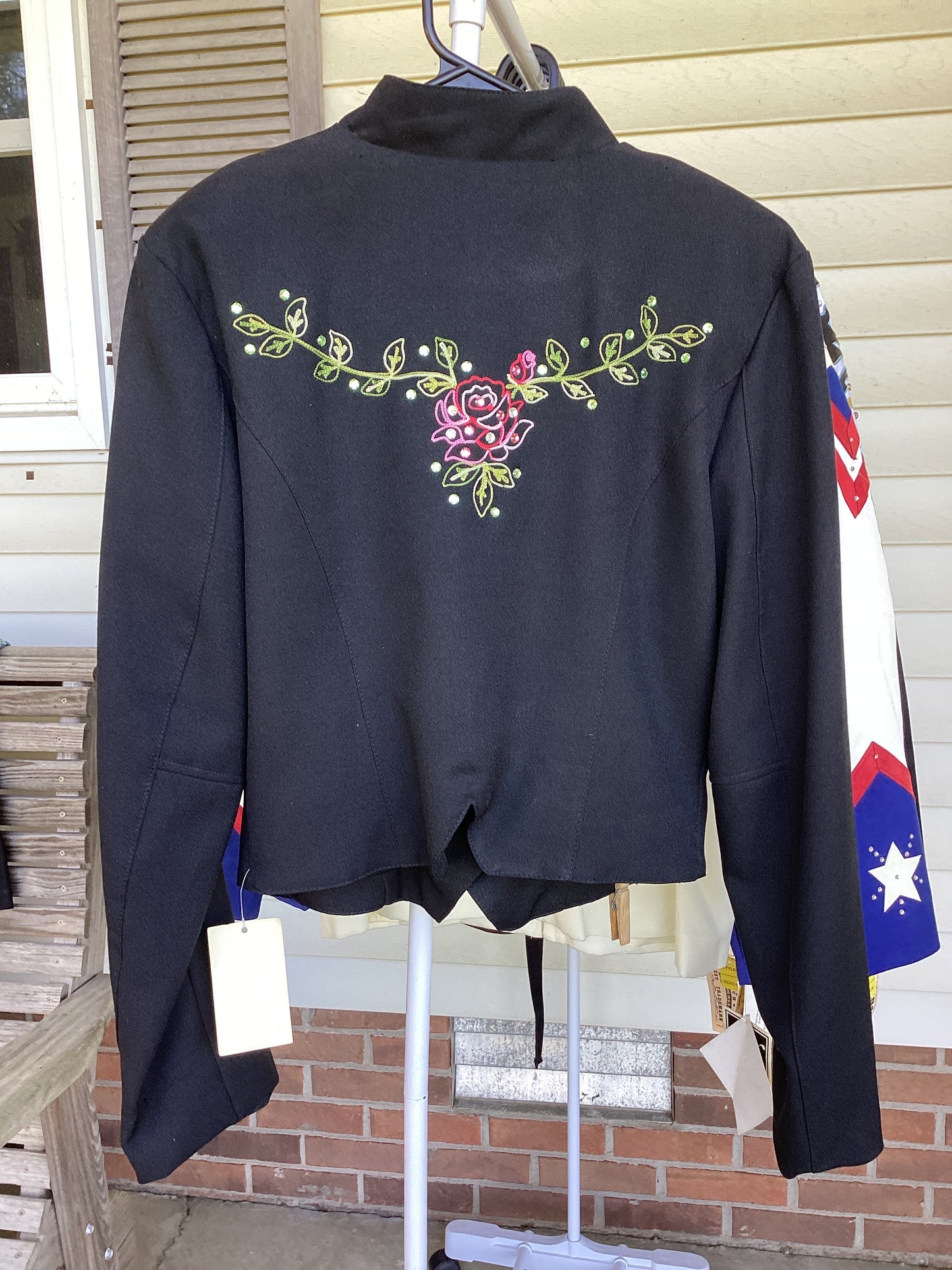 Show Blouses & Jackets-Medium