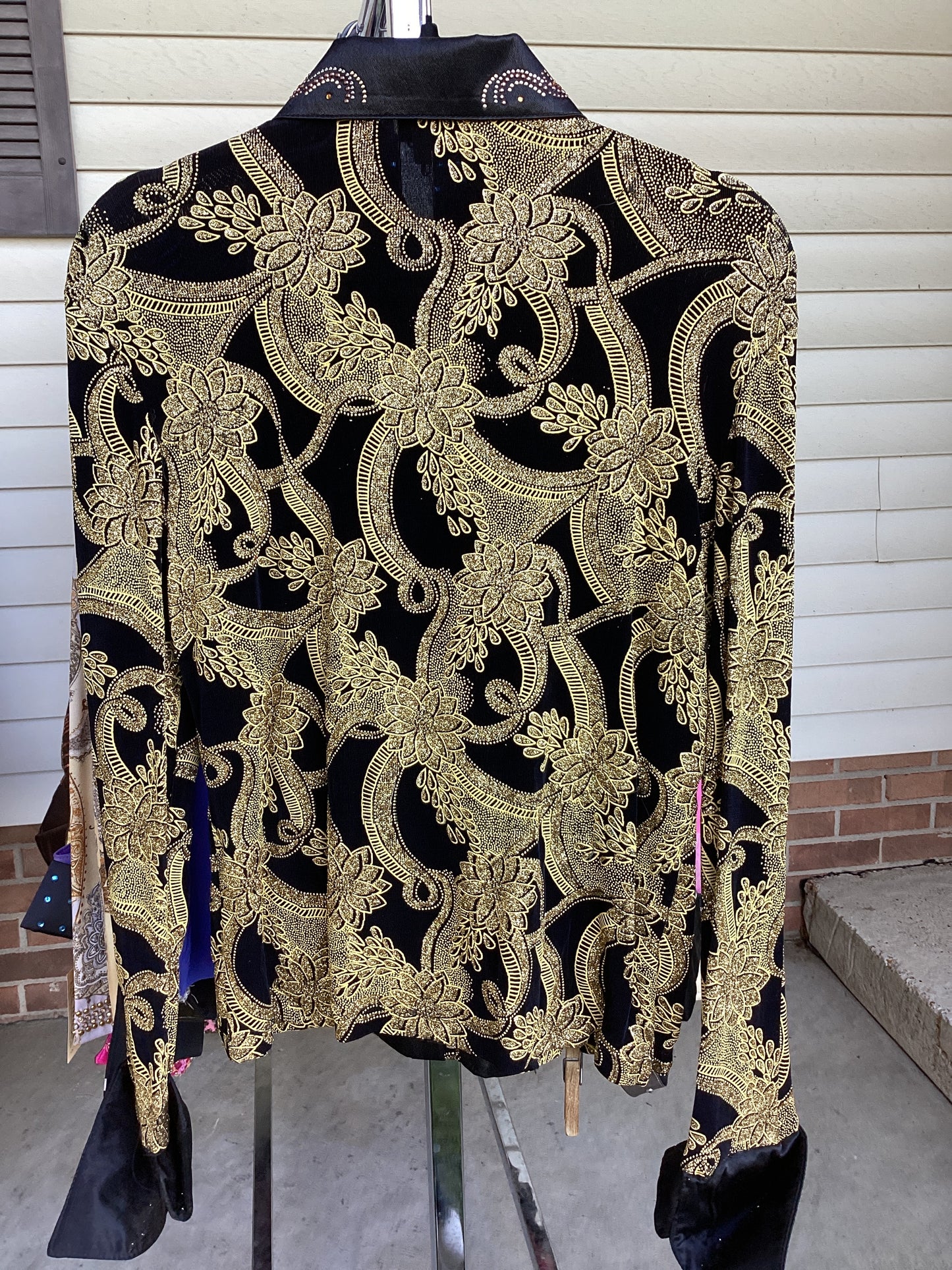 Women’s Large Show Shirt